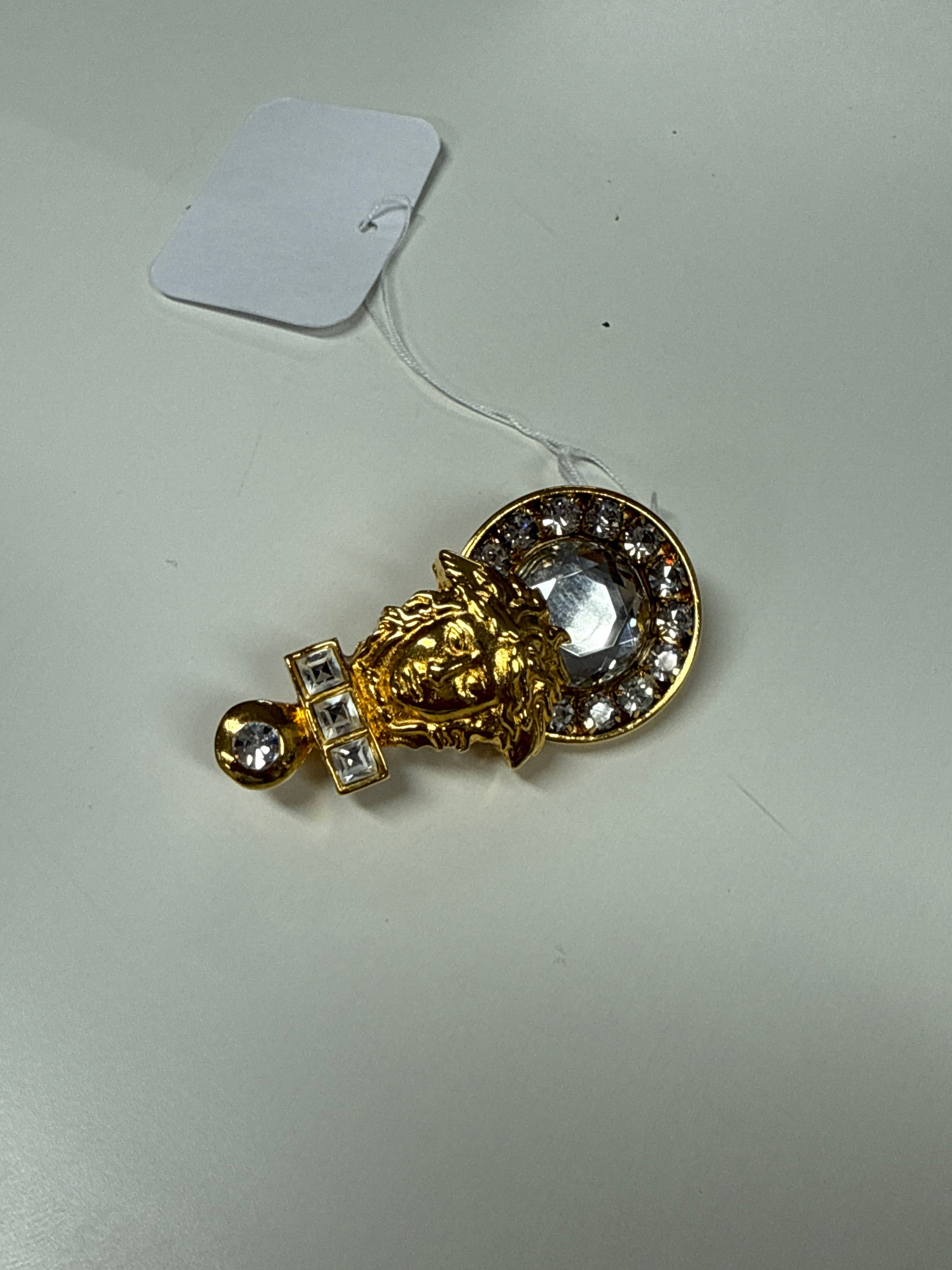 Anu.kaw.xx Versace brooch JP