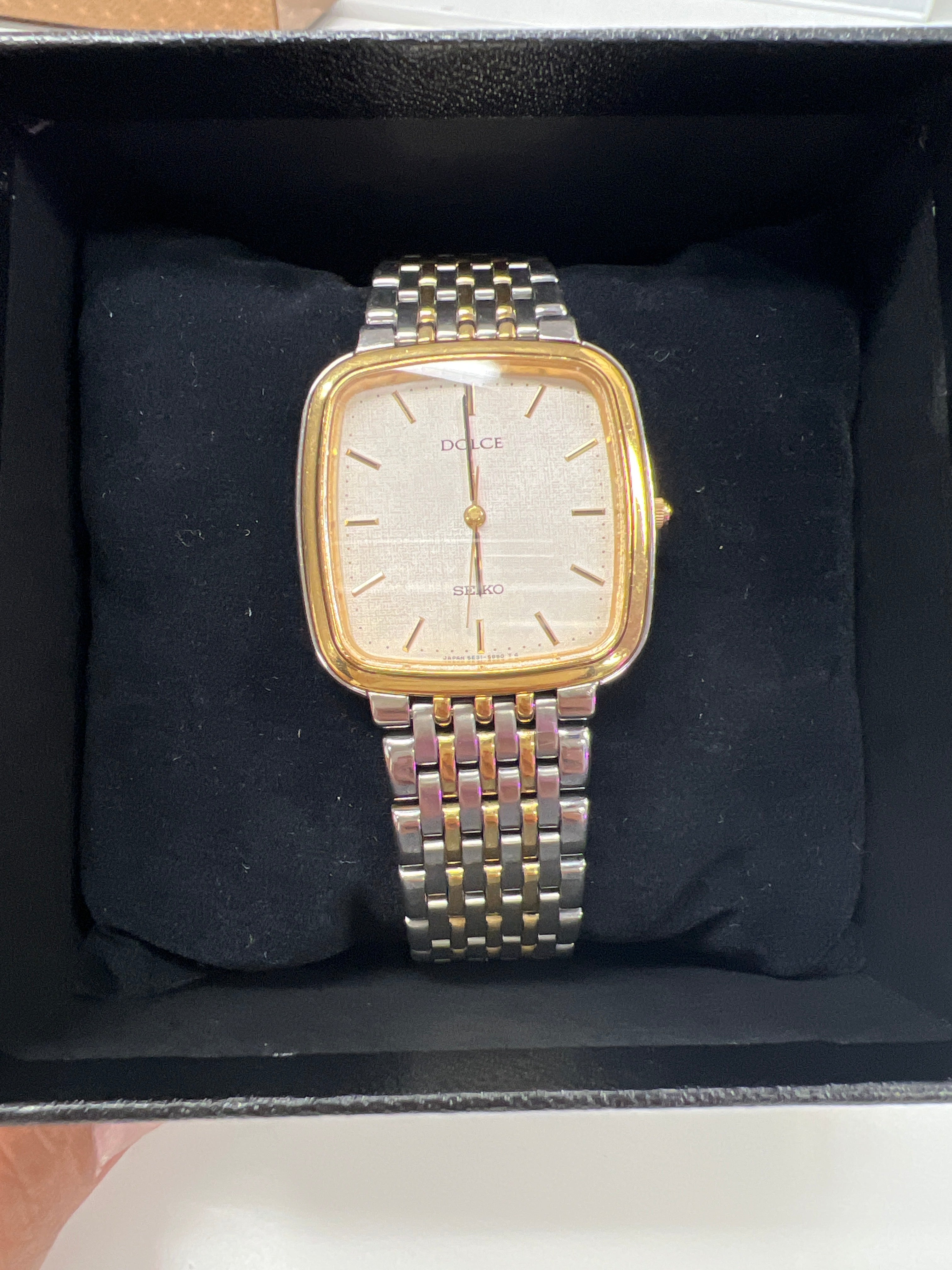 Vickysukkar-Dolce watch-jp