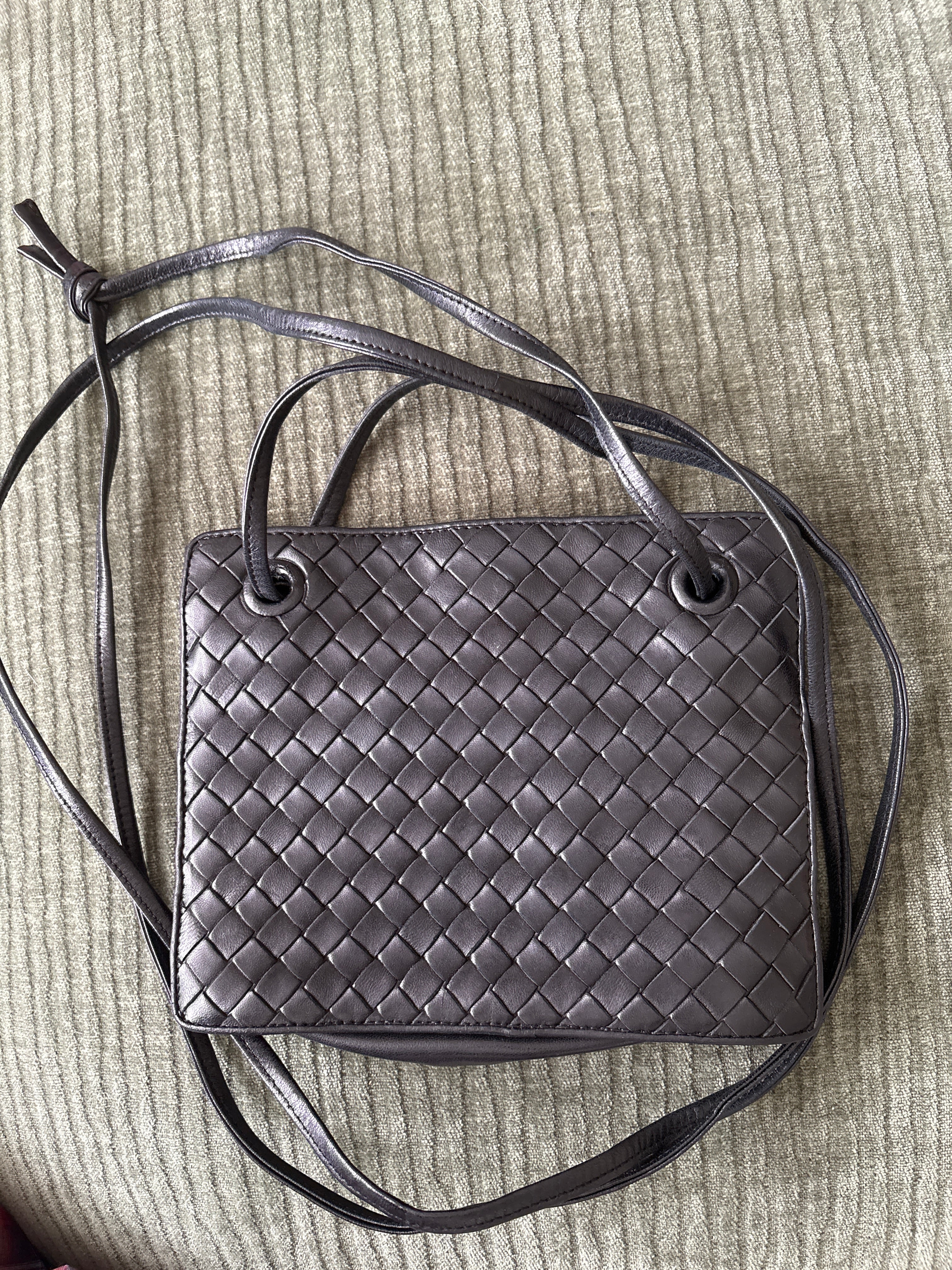 Bottega Veneta- cons