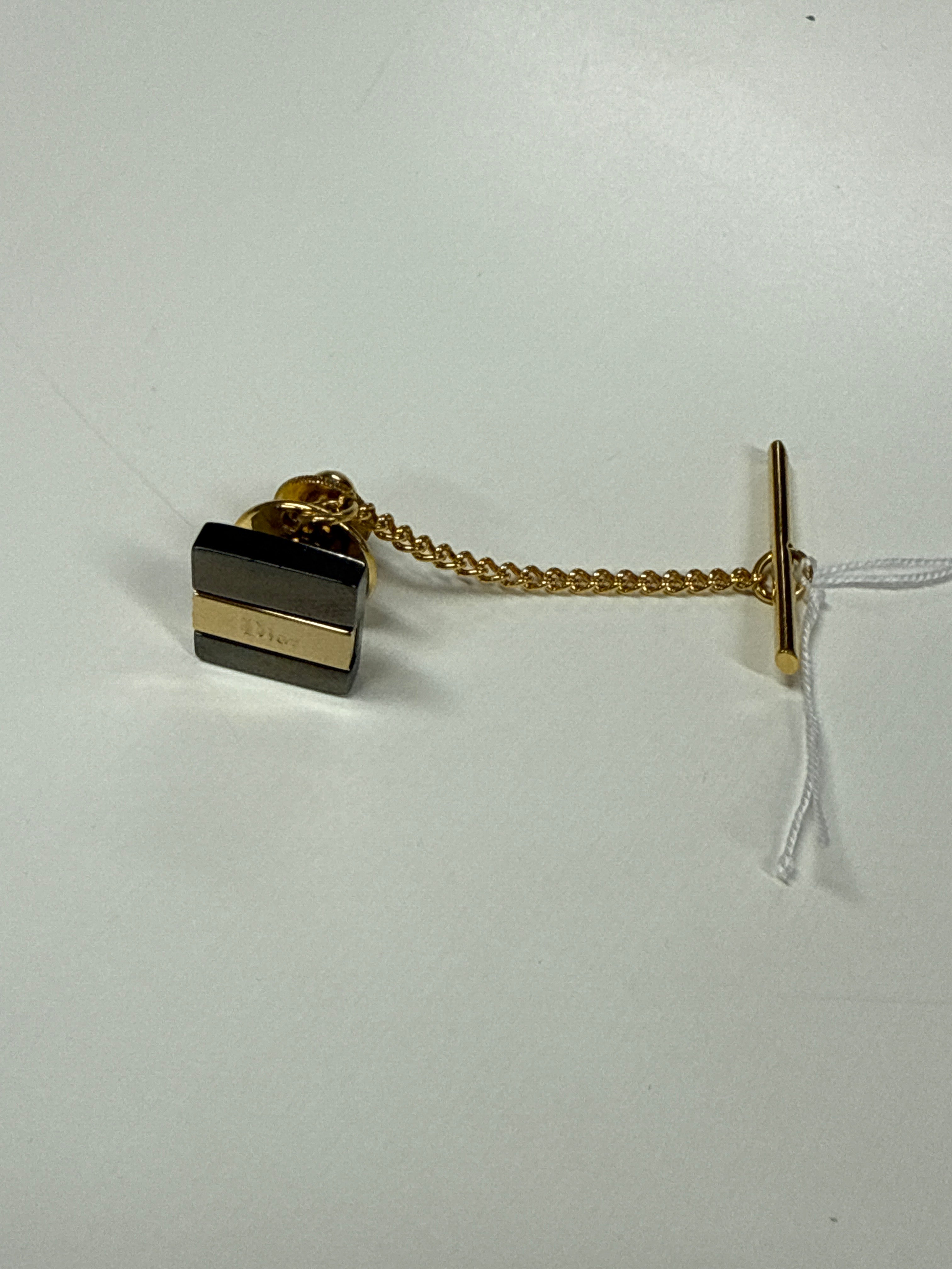 Suzi_stanton_ Dior buttonhole JP