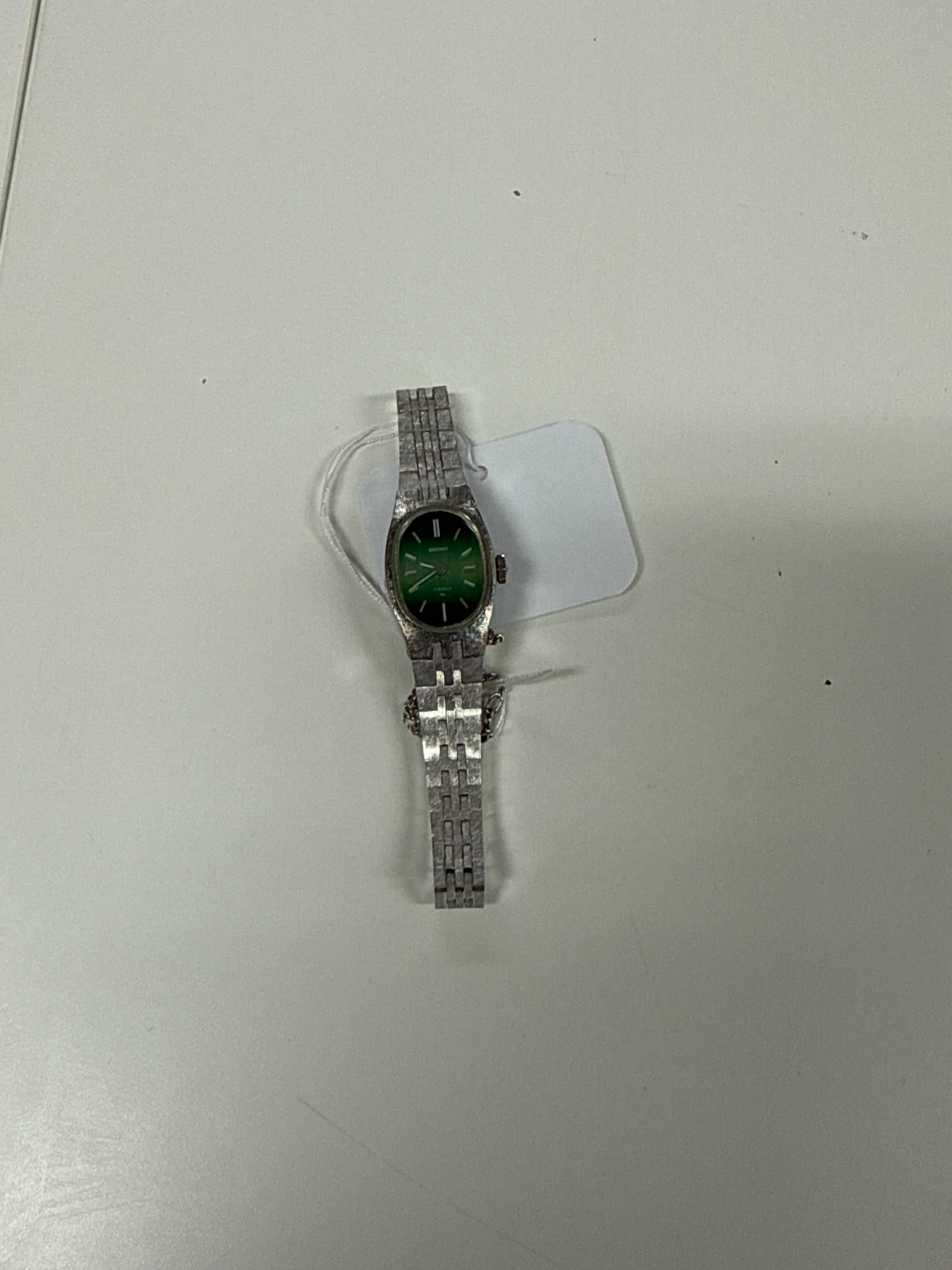 Eva_bari Seiko green face watch JP