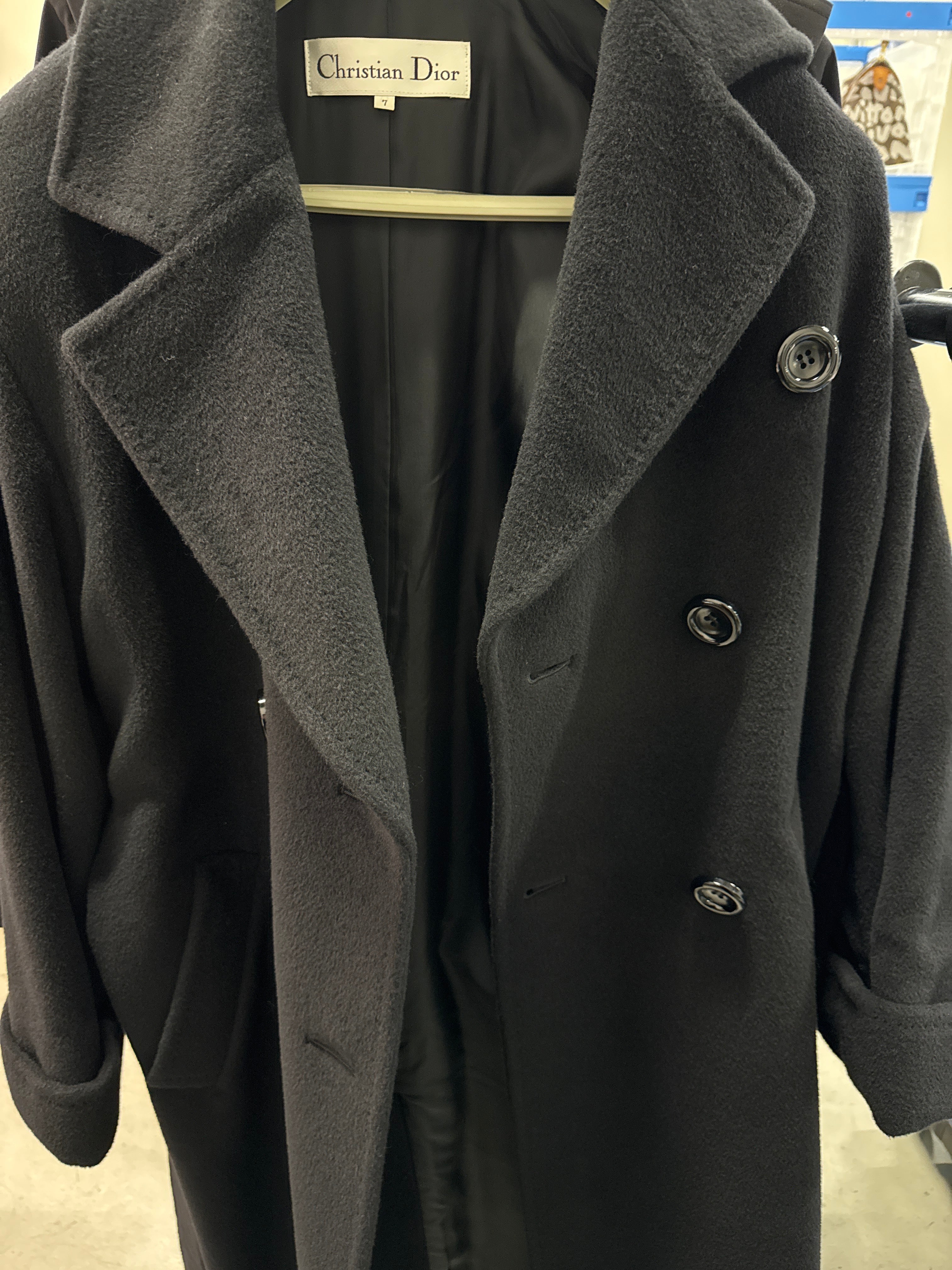 Katev1A_Dior black trench_JP