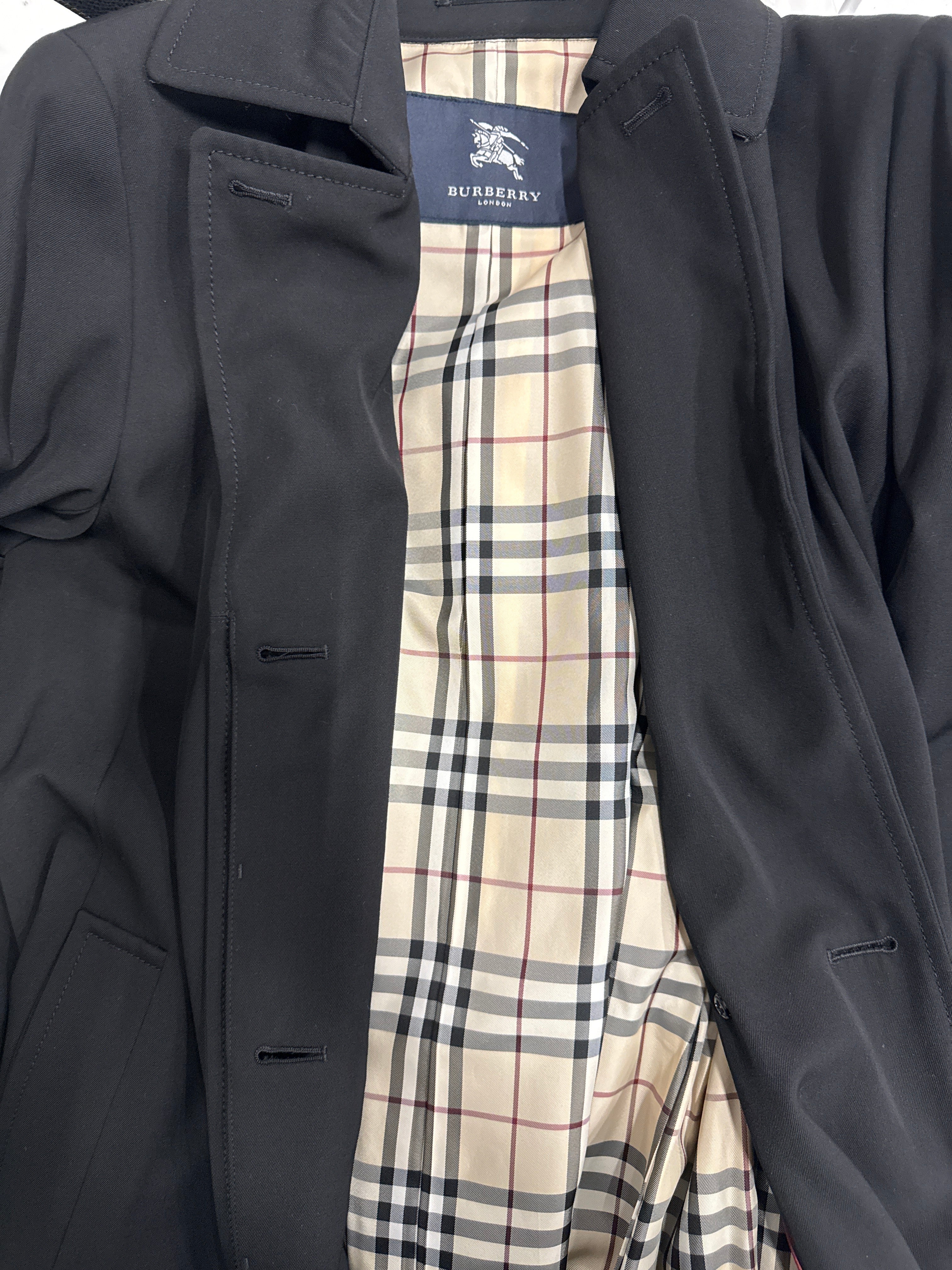 Kab_78_Burberry black trench_JP