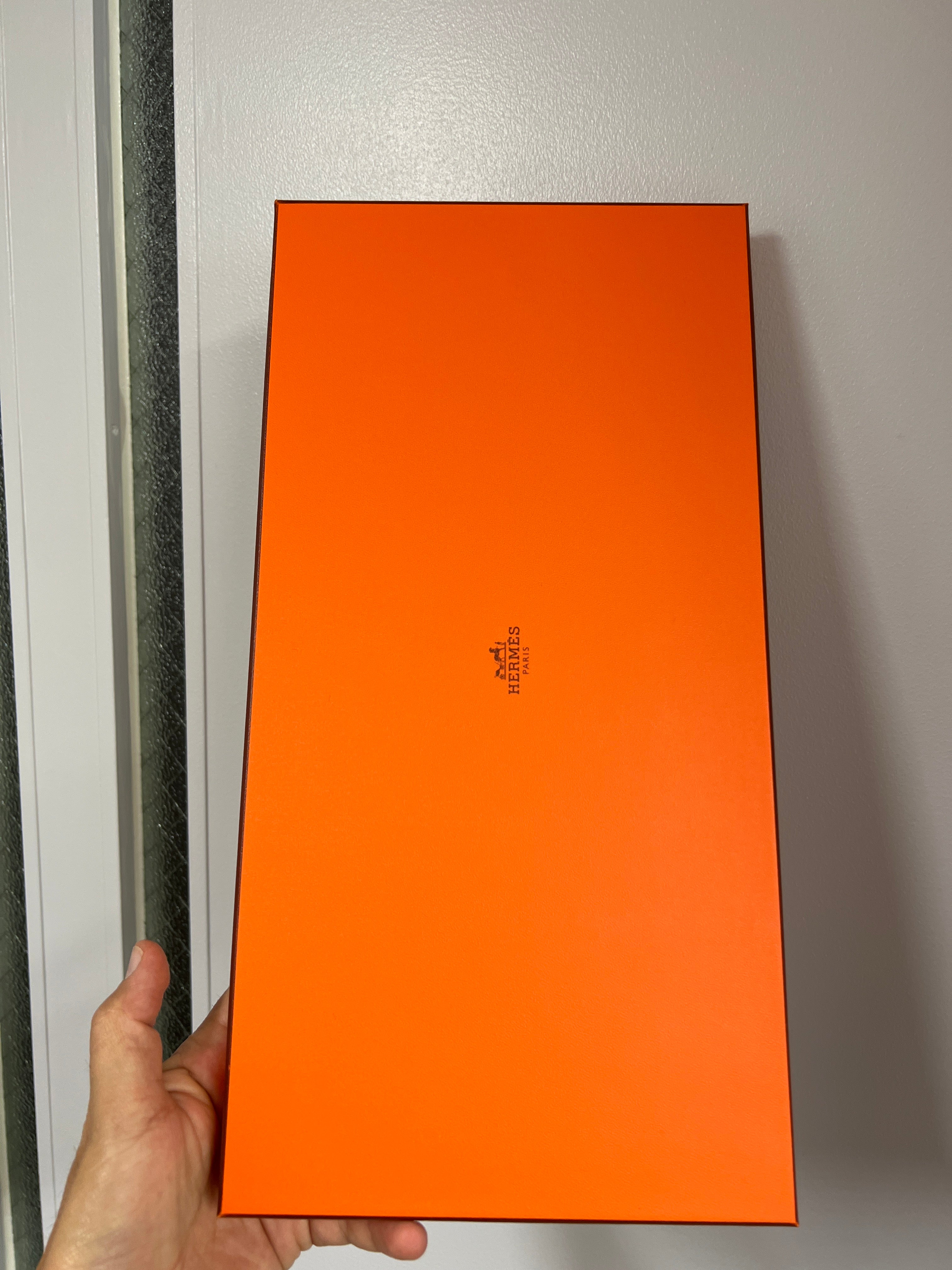 Xox_janu_xox-Hermes box-jp