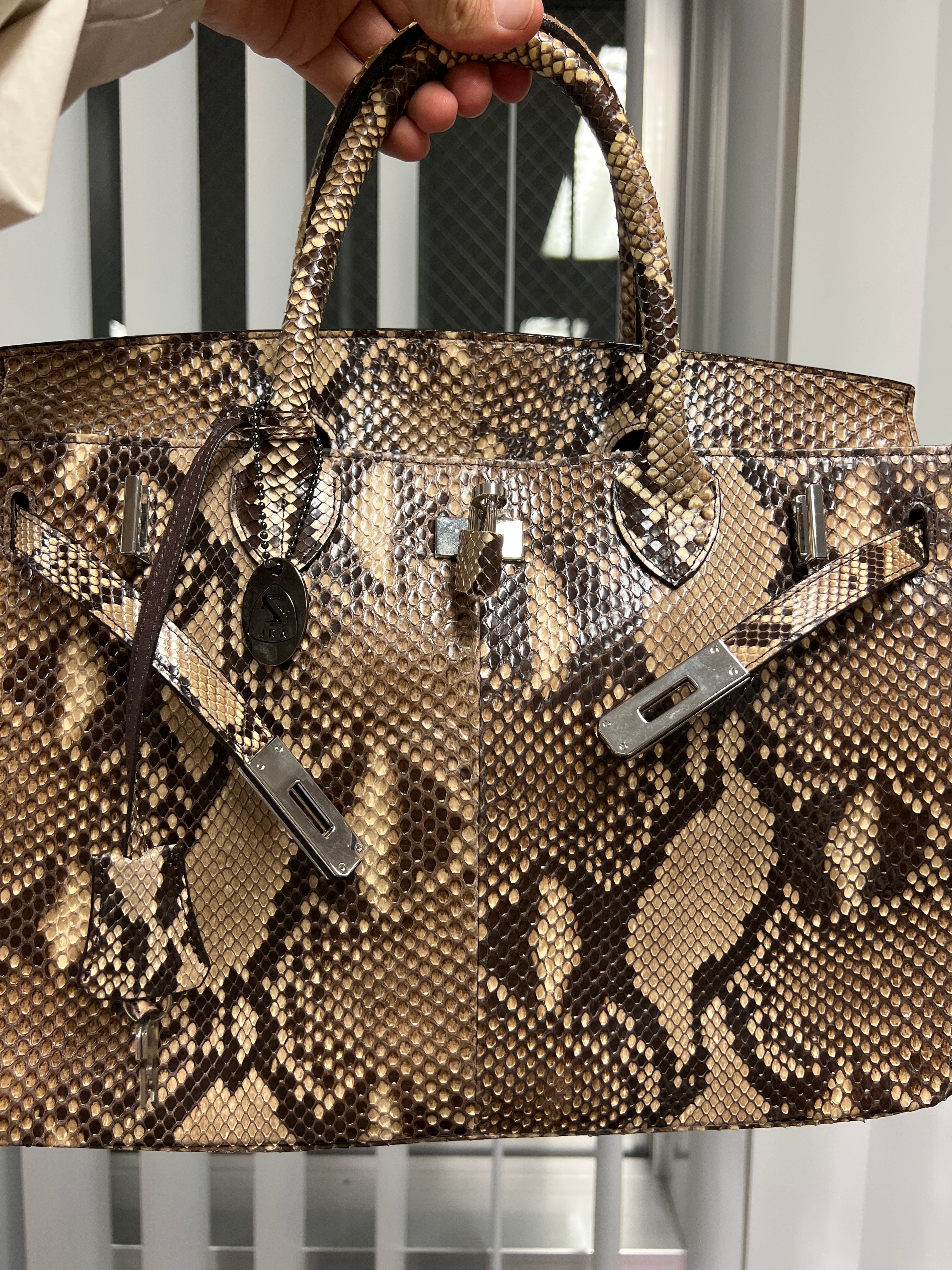Fatma_a.abdo-Birkin python-jp