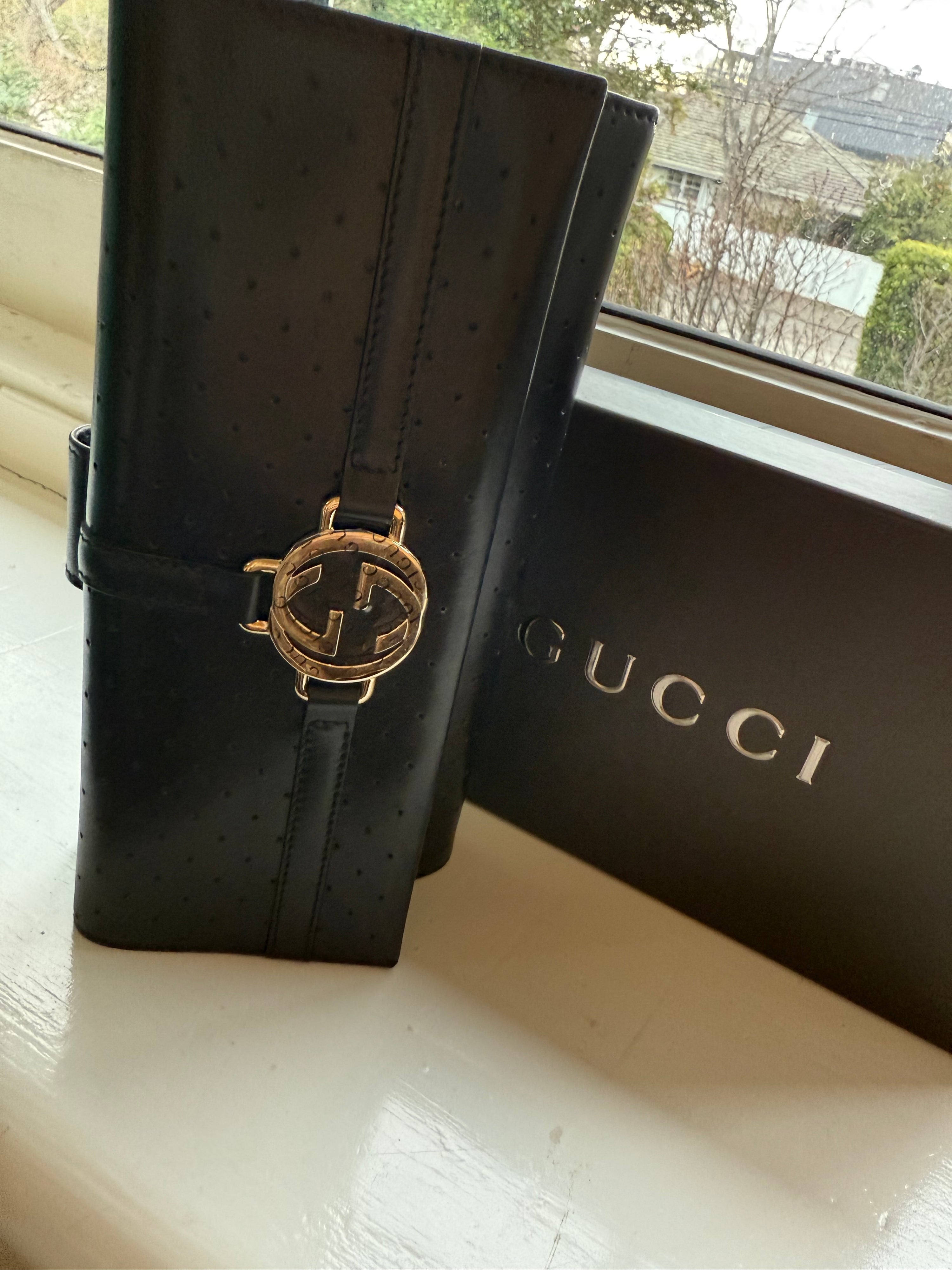 Gucci - Cons