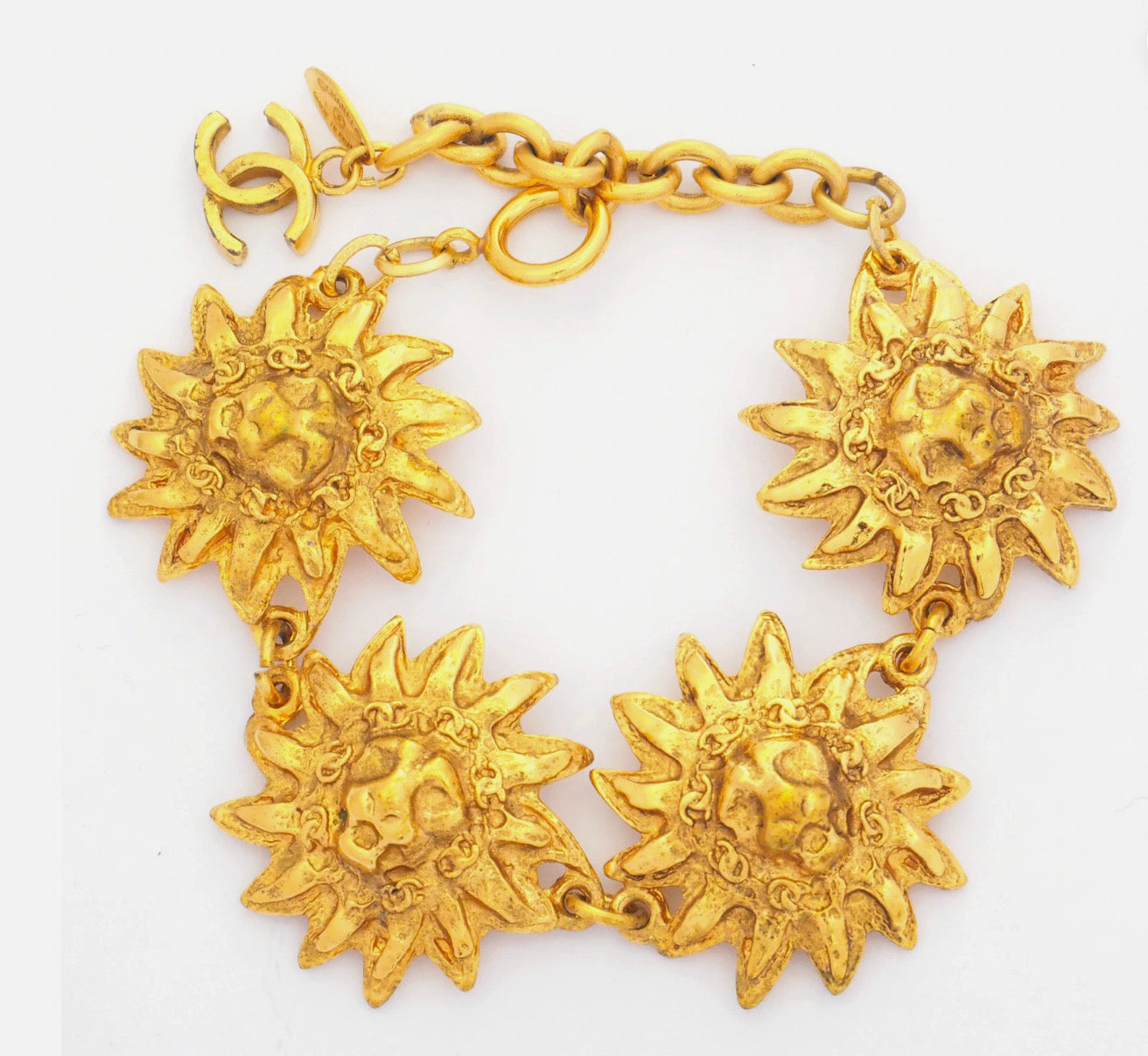 Super_skin_ Chanel lion sun head bracelet