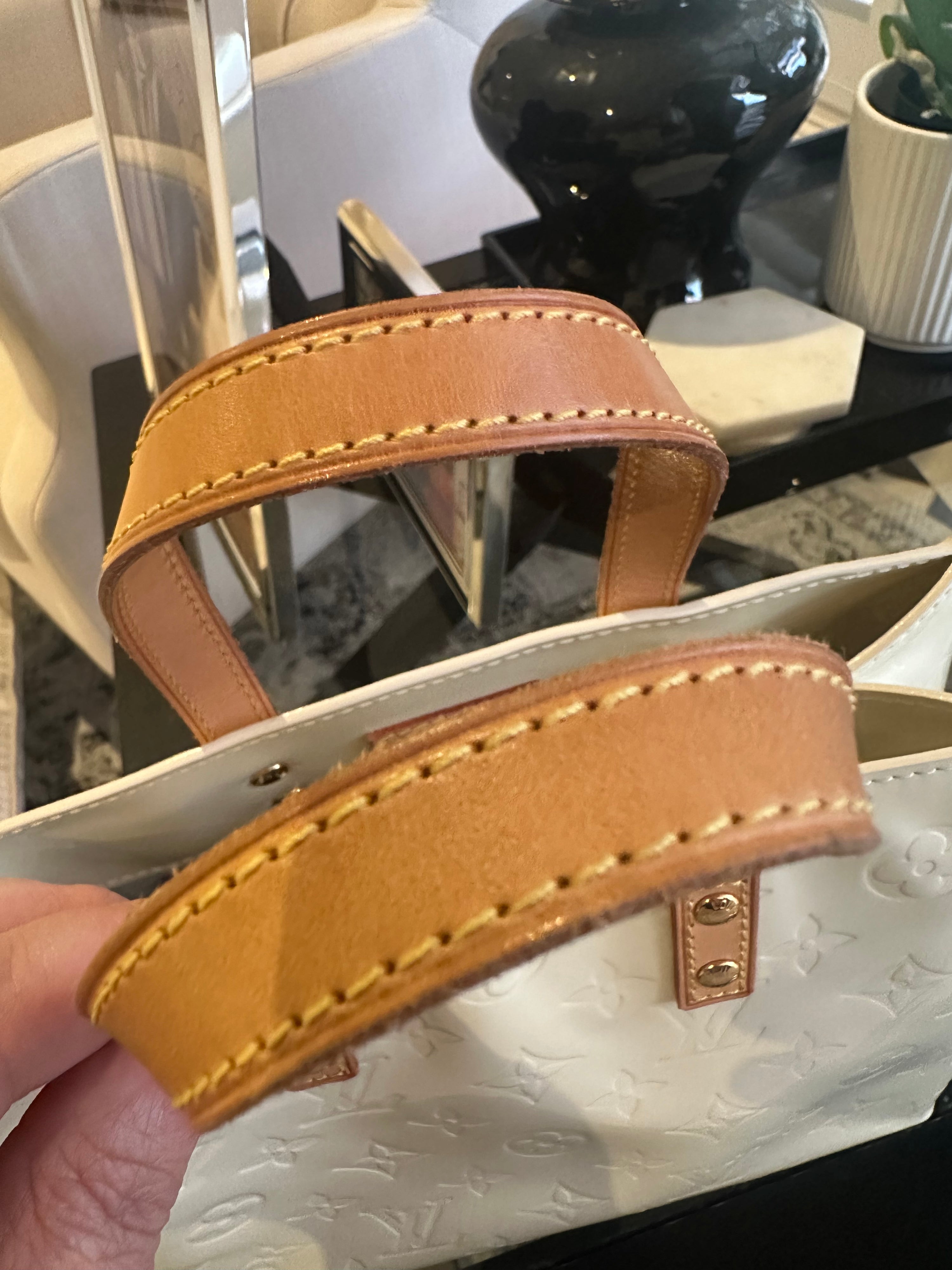 LV - CONS