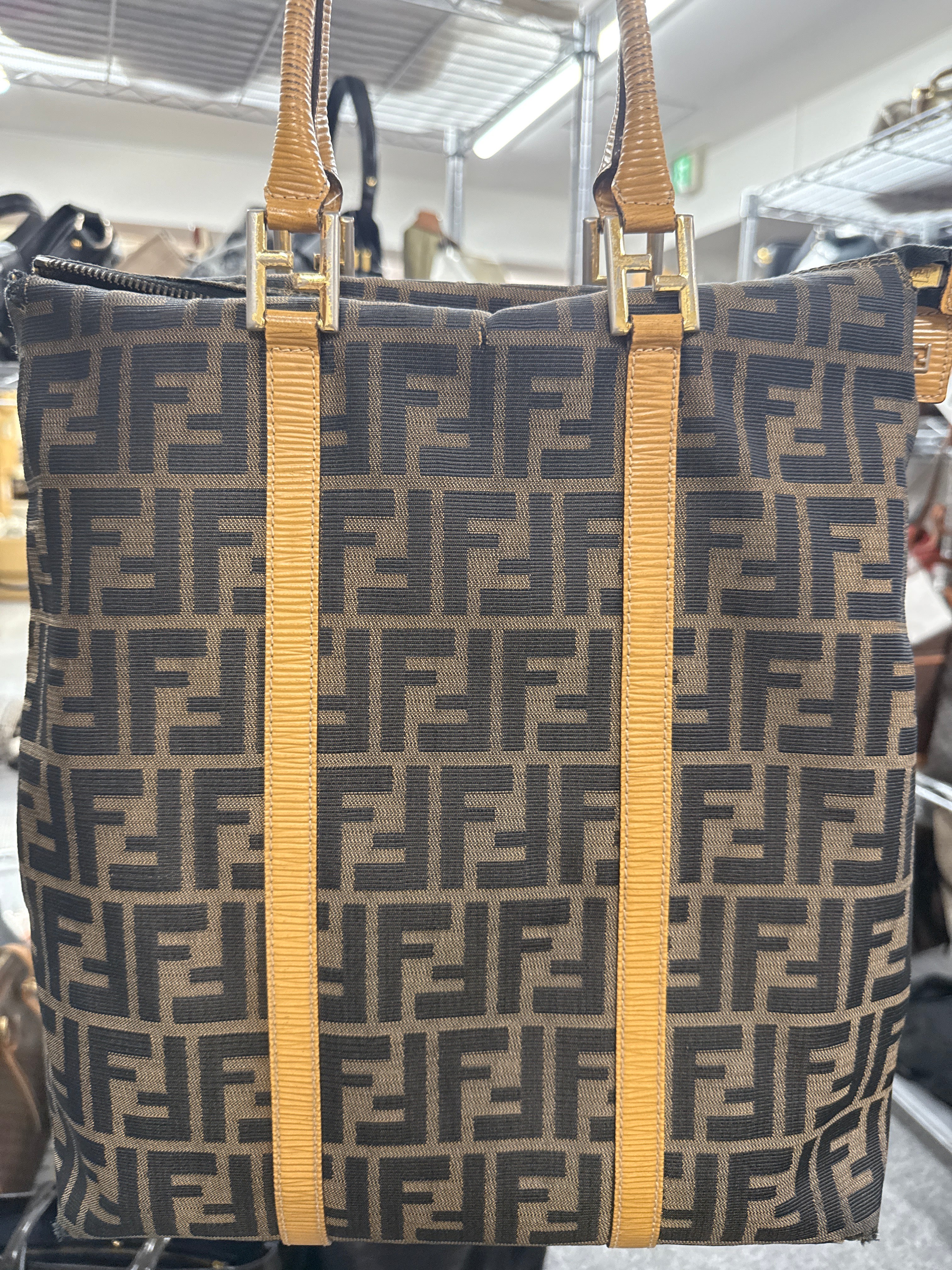 eleanhouri_Fendi Tote•JP