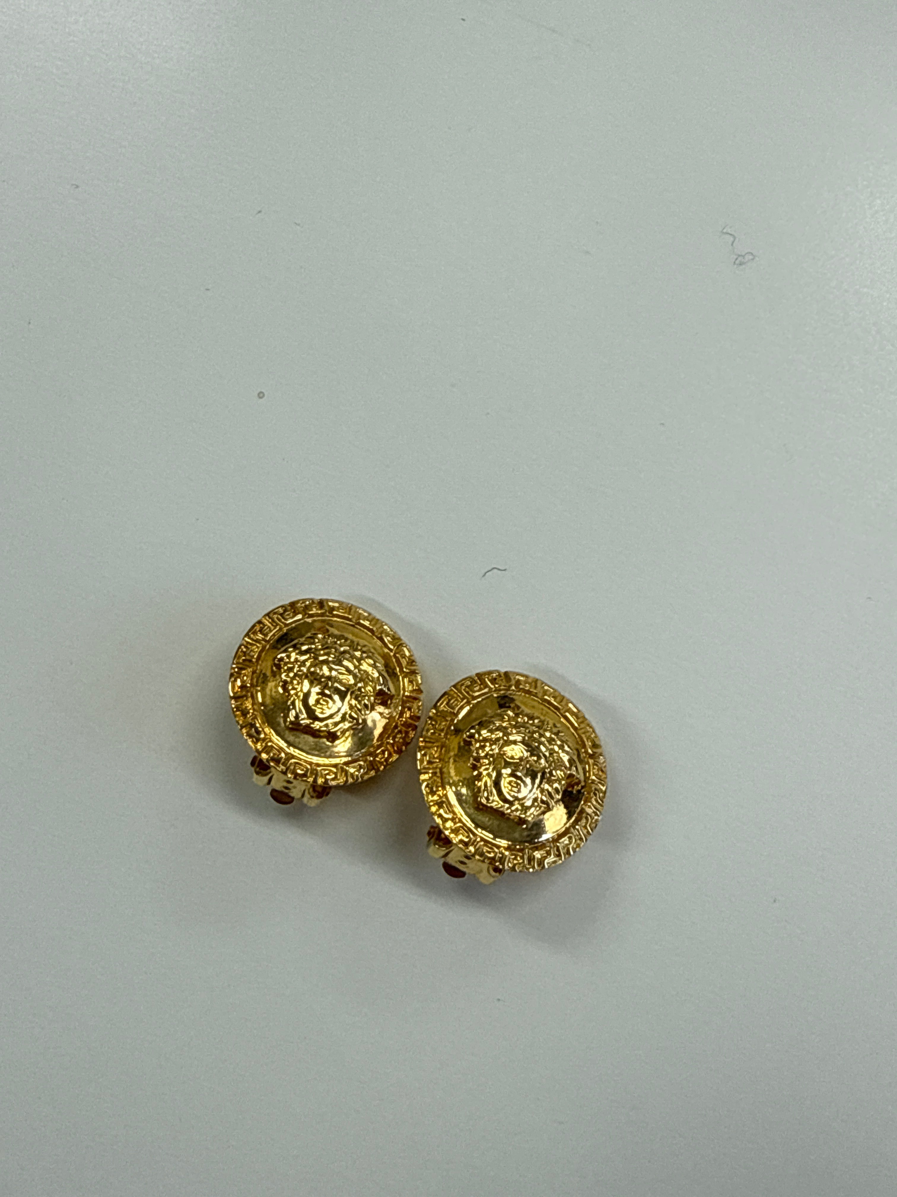 _shannenlouise_ Versace clip ons earring JP