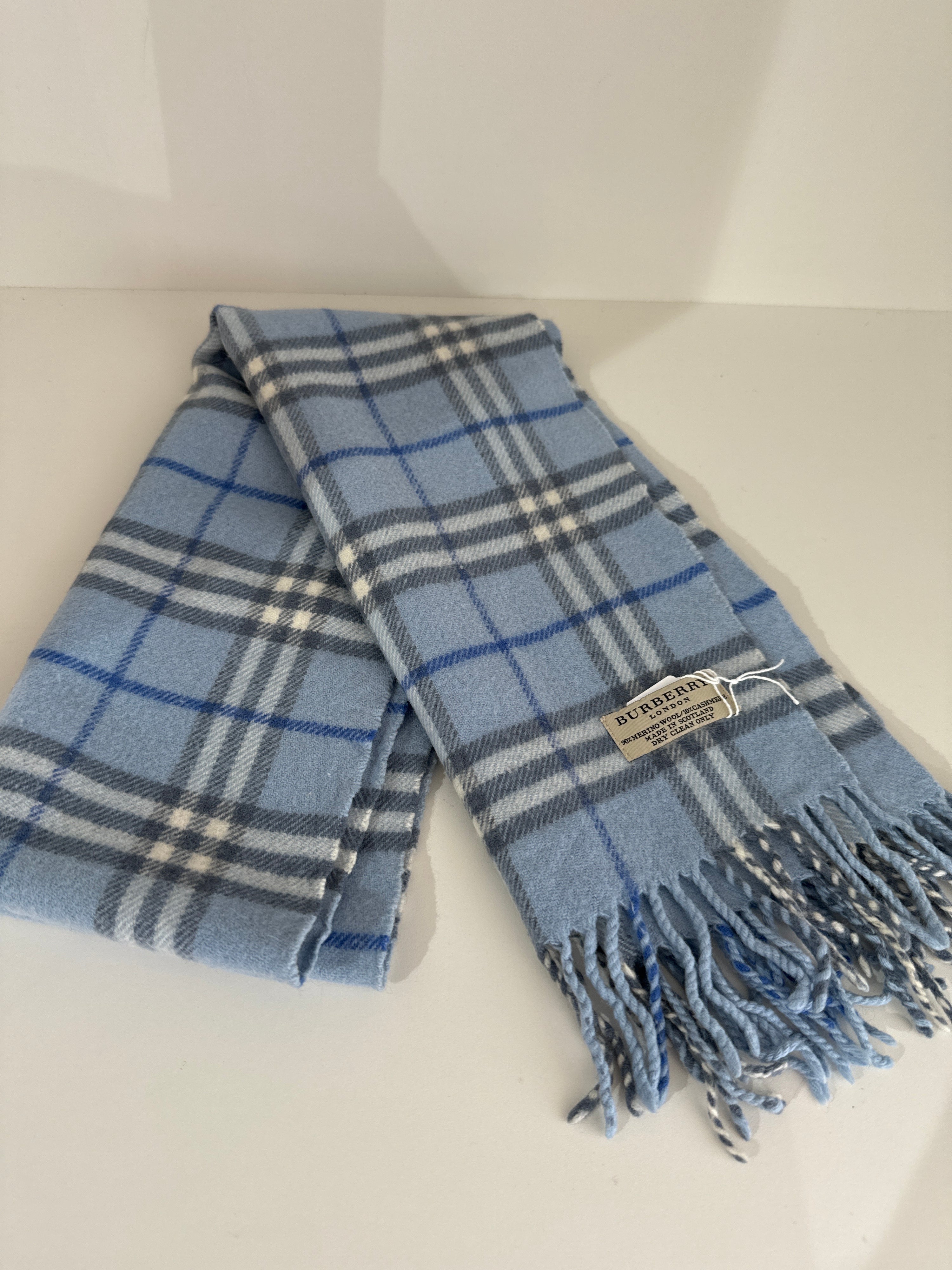 Burberry scarf baby blue