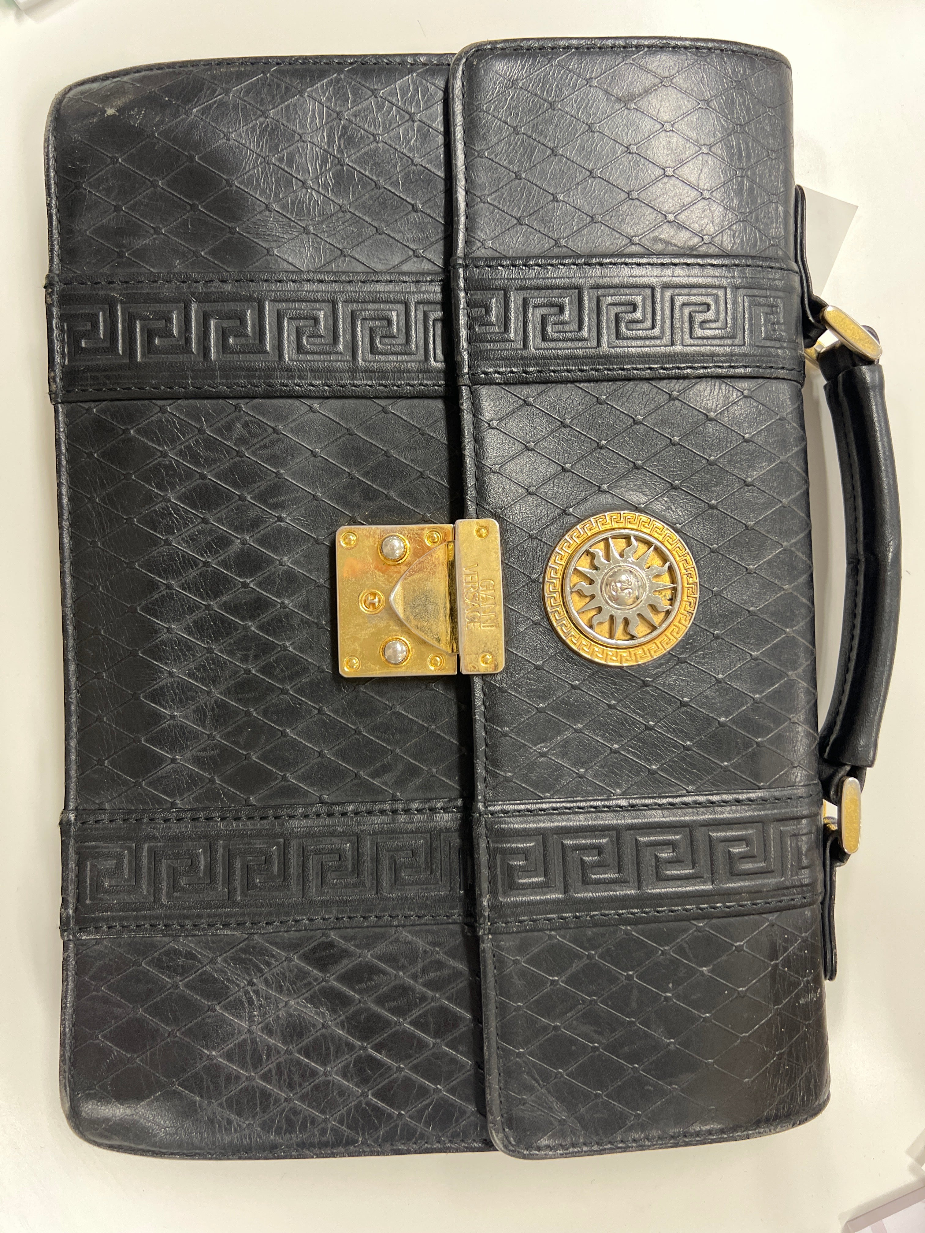 Nursepalmer84-Versace clutch-jp