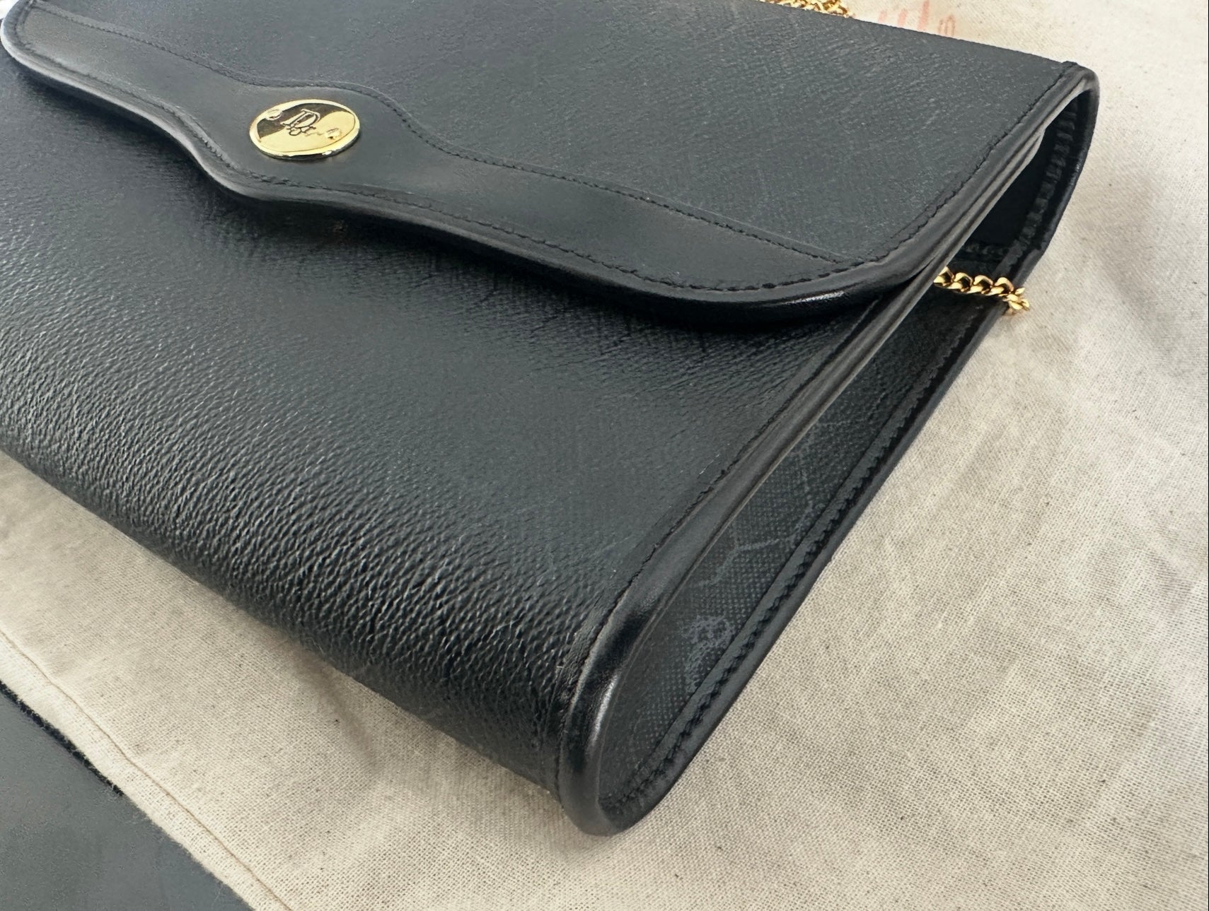 Christian Dior - cons