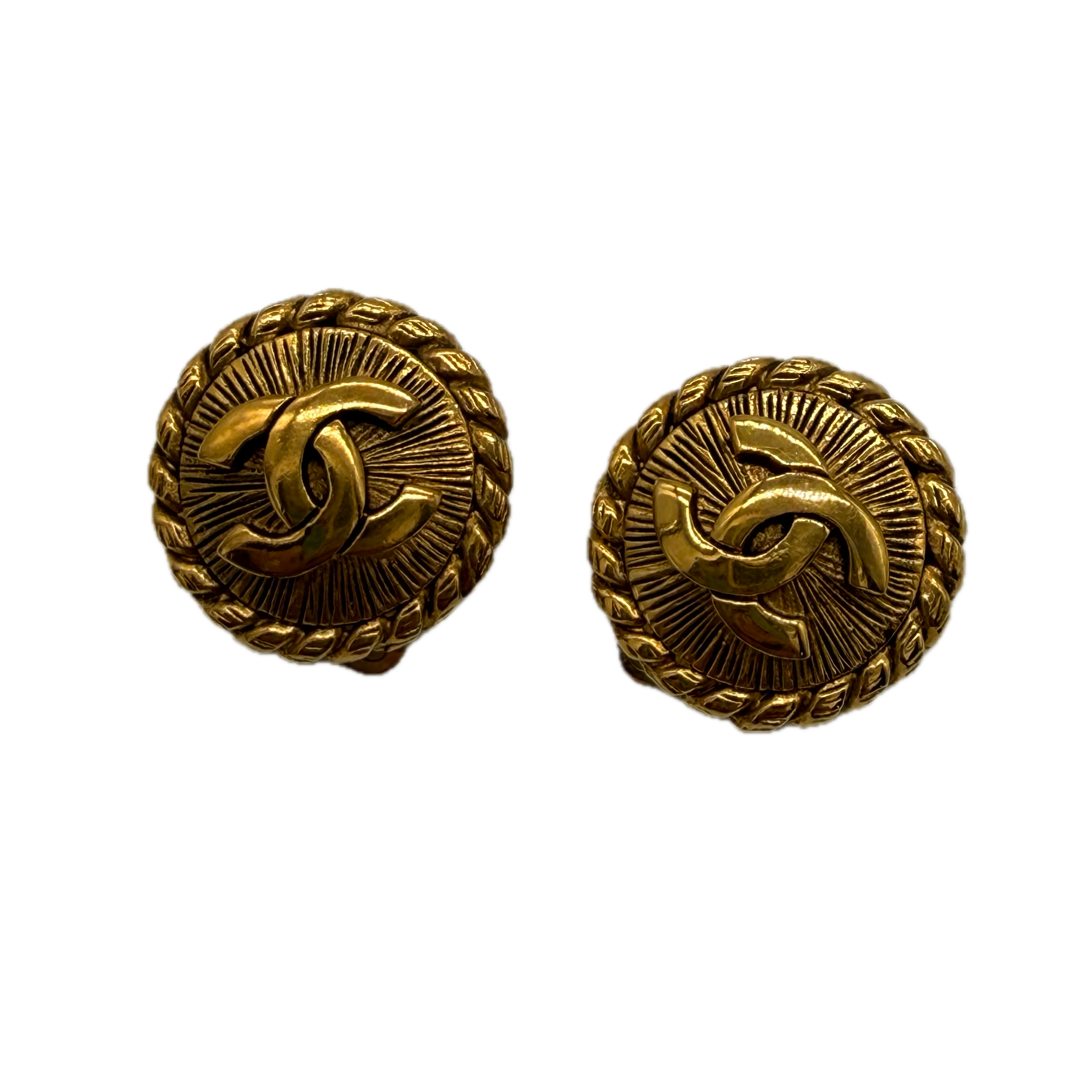 Chanel | CC Logo Clip-on | Gold Plated