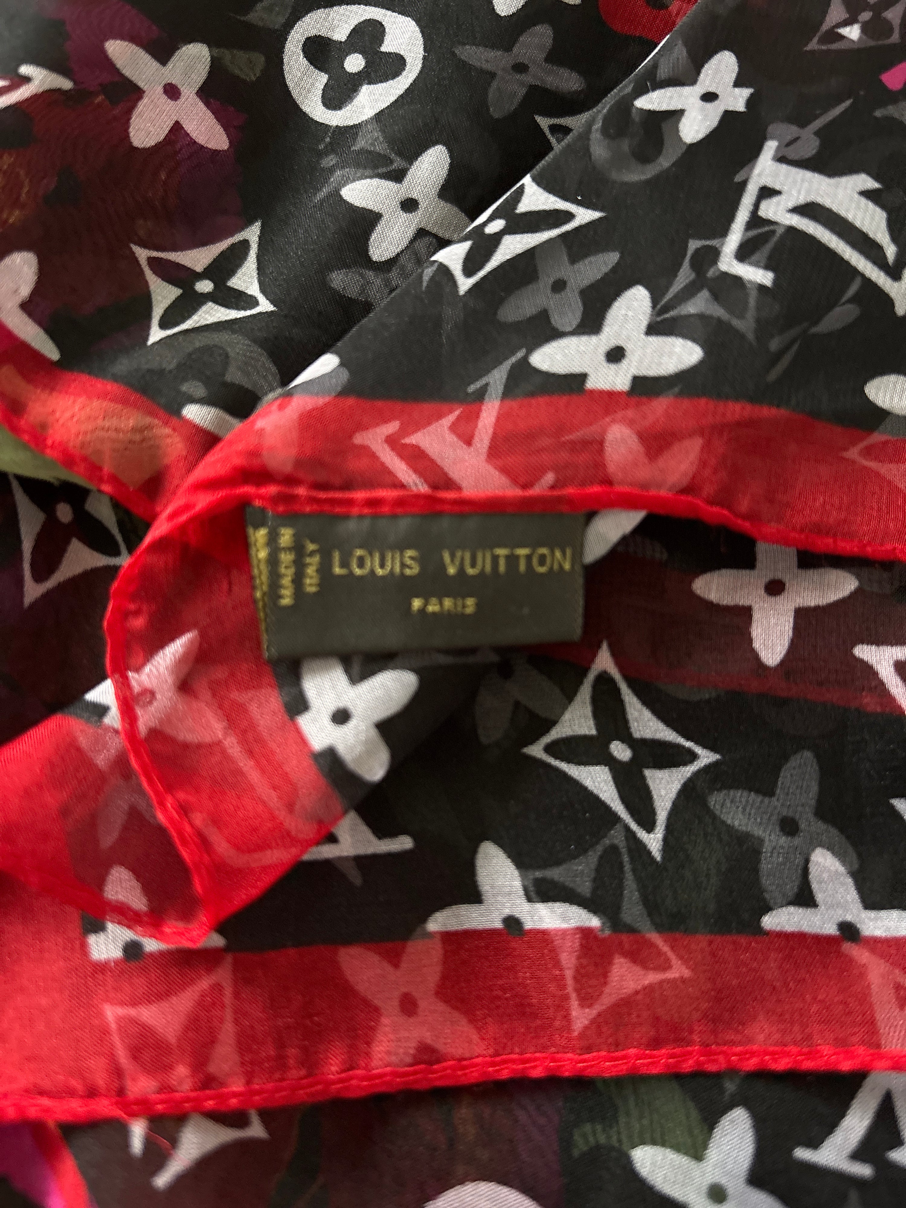 Louis Vuitton - cons
