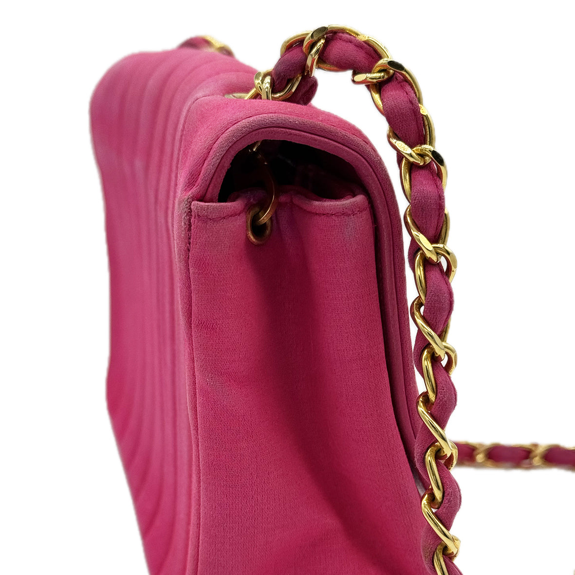Chanel | Fuchsia Quilted Velvet Diana Classic Single Flap | Velvet | Gold Hardware