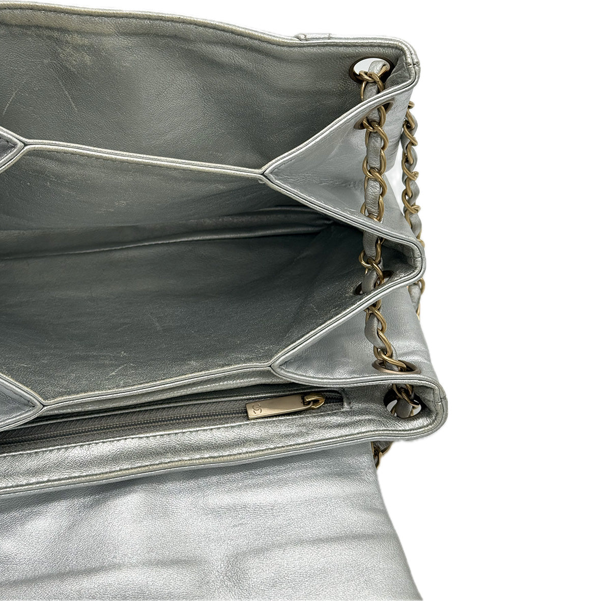 Chanel | Metallic Silver Handbag | Lambskin | Gold Hardware