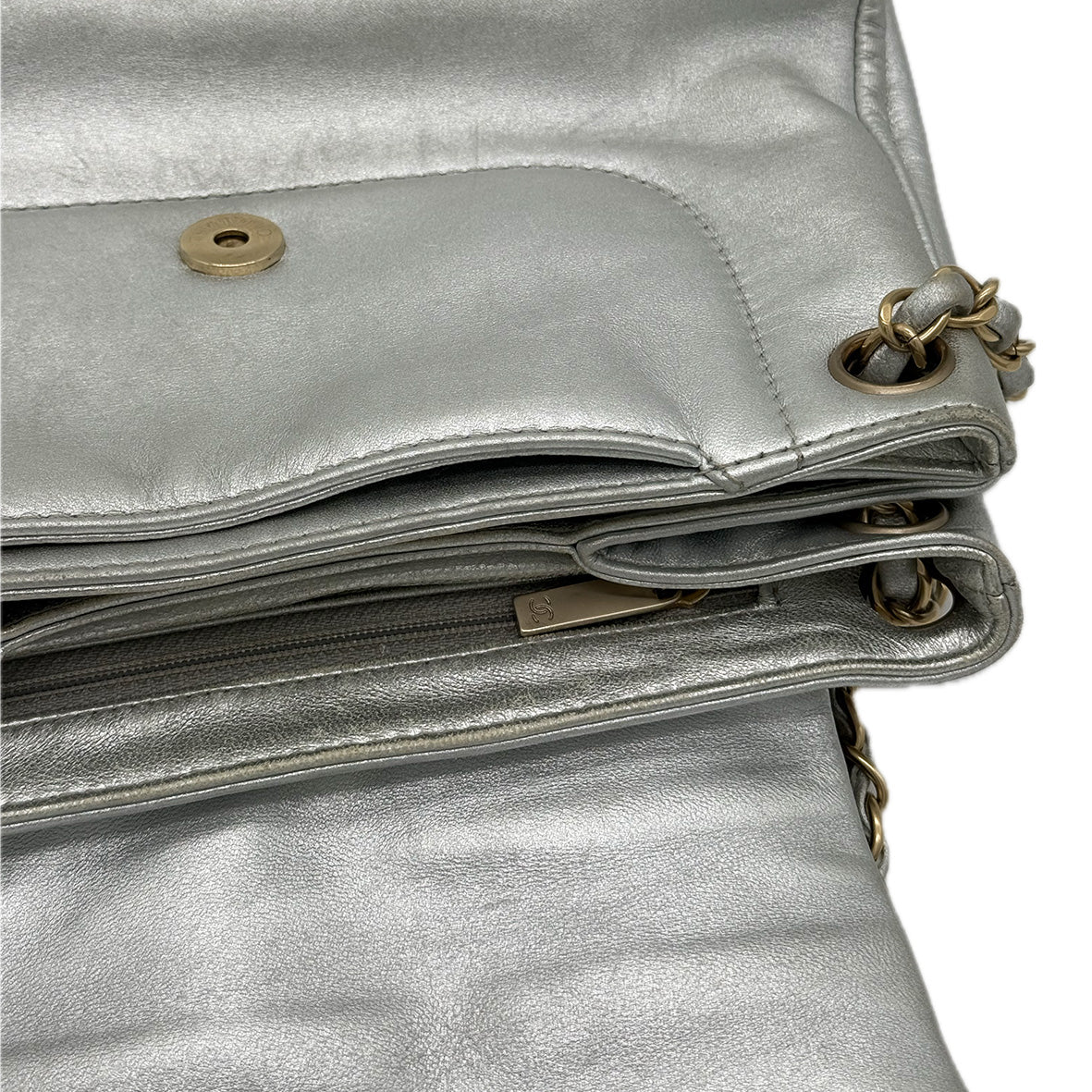Chanel | Metallic Silver Handbag | Lambskin | Gold Hardware