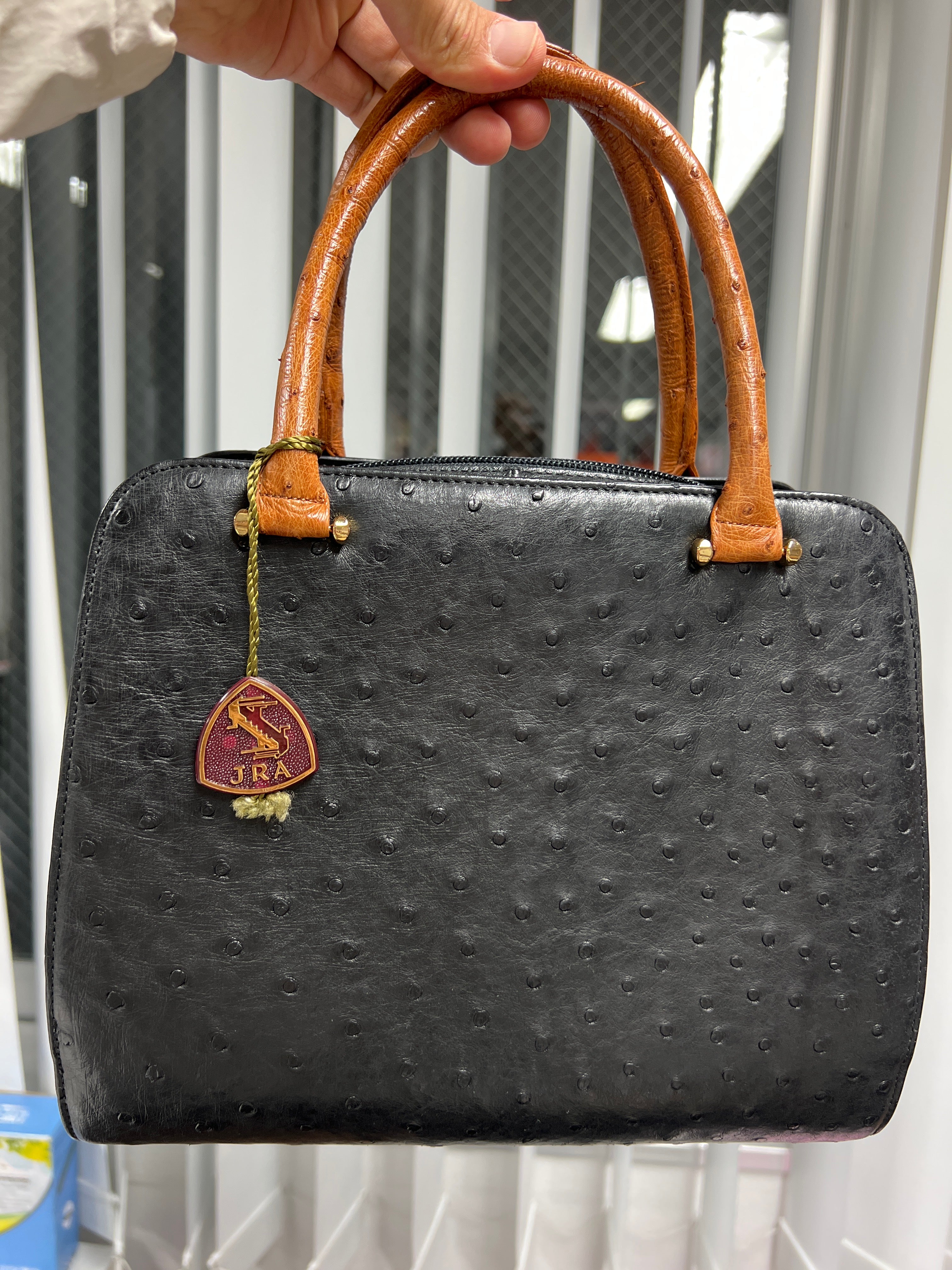 Kri5sy-black ostrich-jp