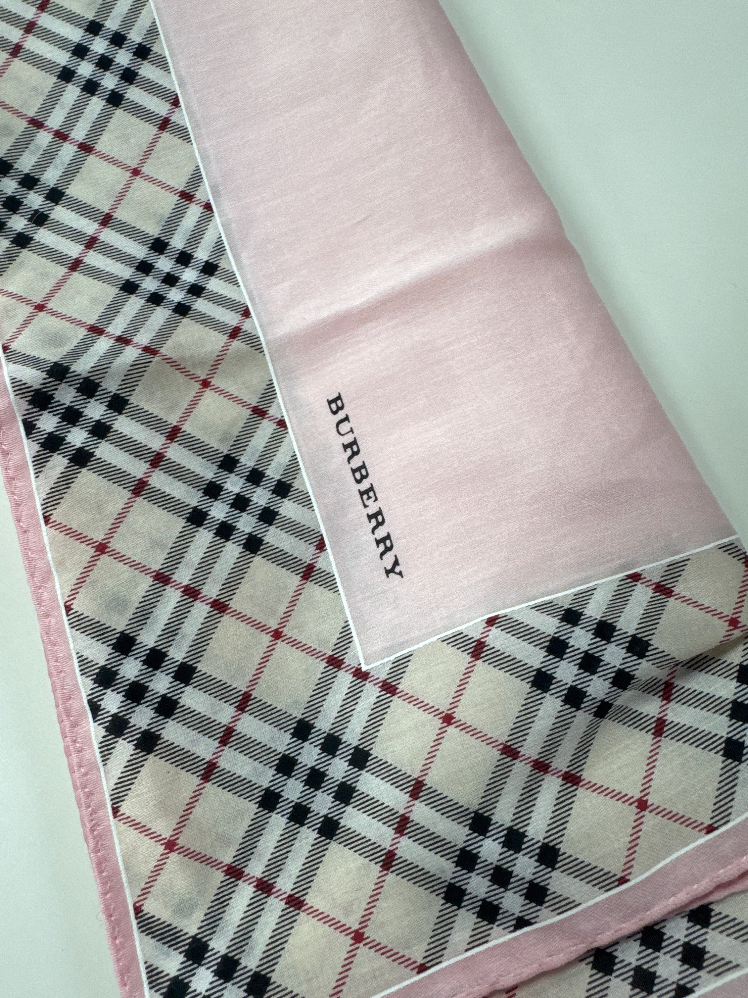 Slippery_dp_Burberry scarf pink_JP
