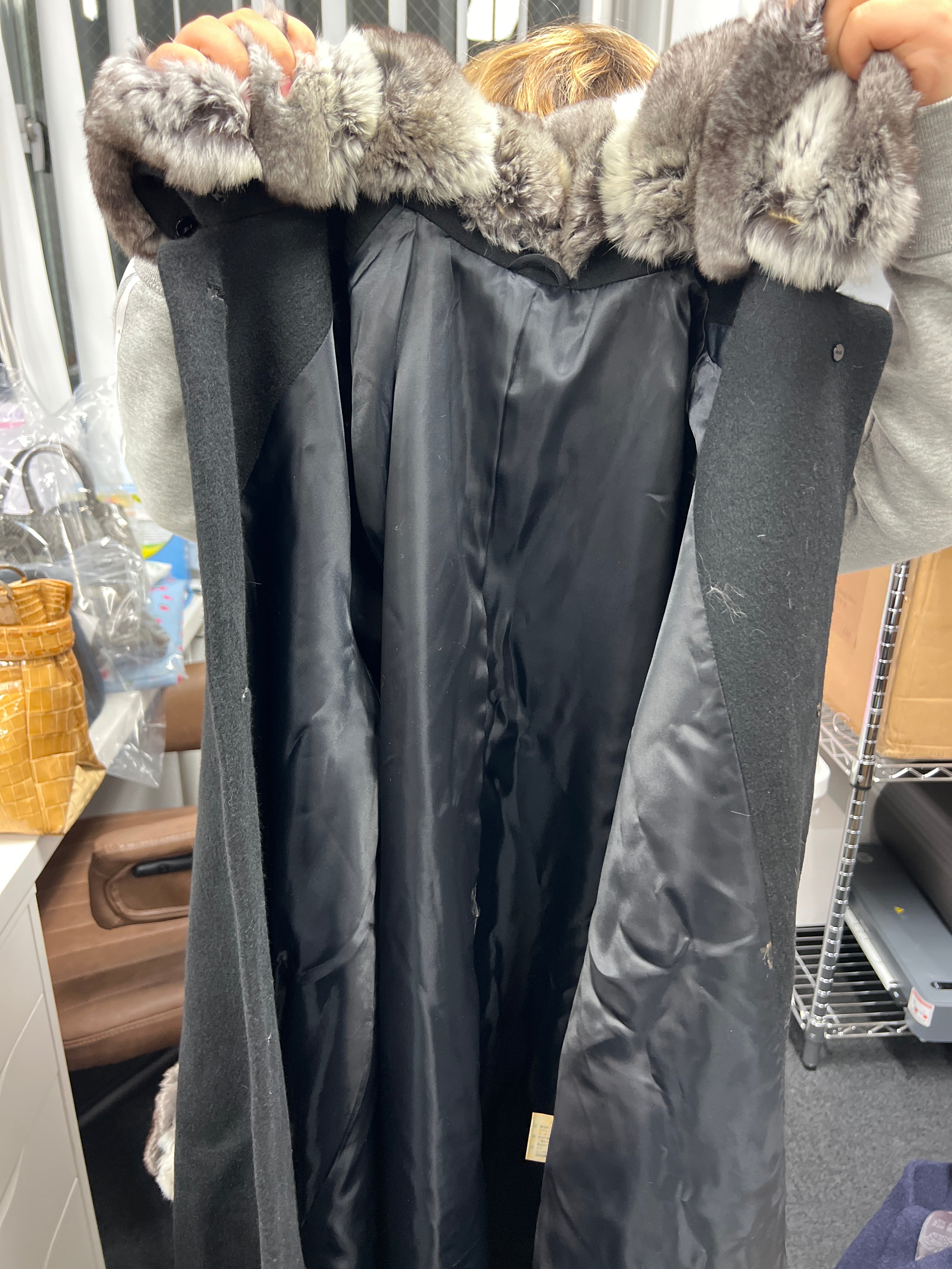 Gondolier_in_venice-black jacket-jp