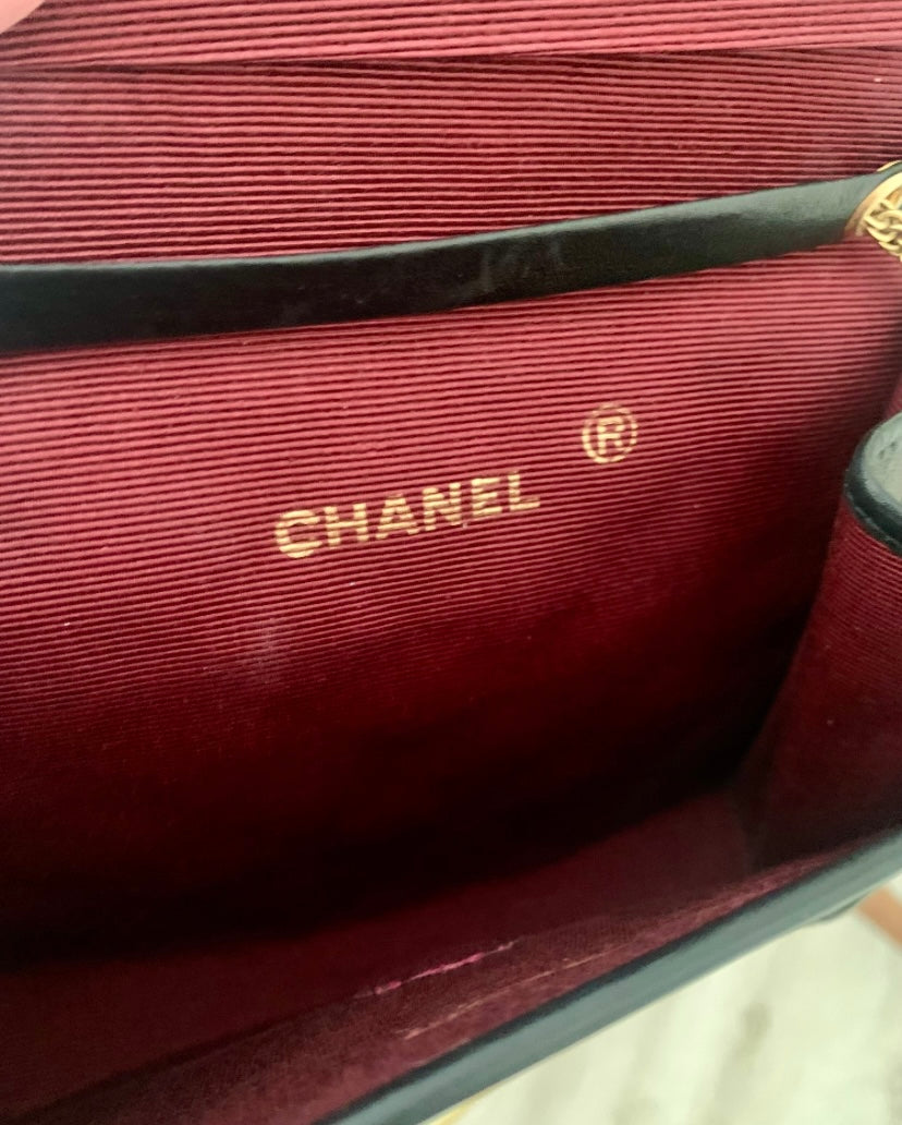 CHANEL vintage cross body bag