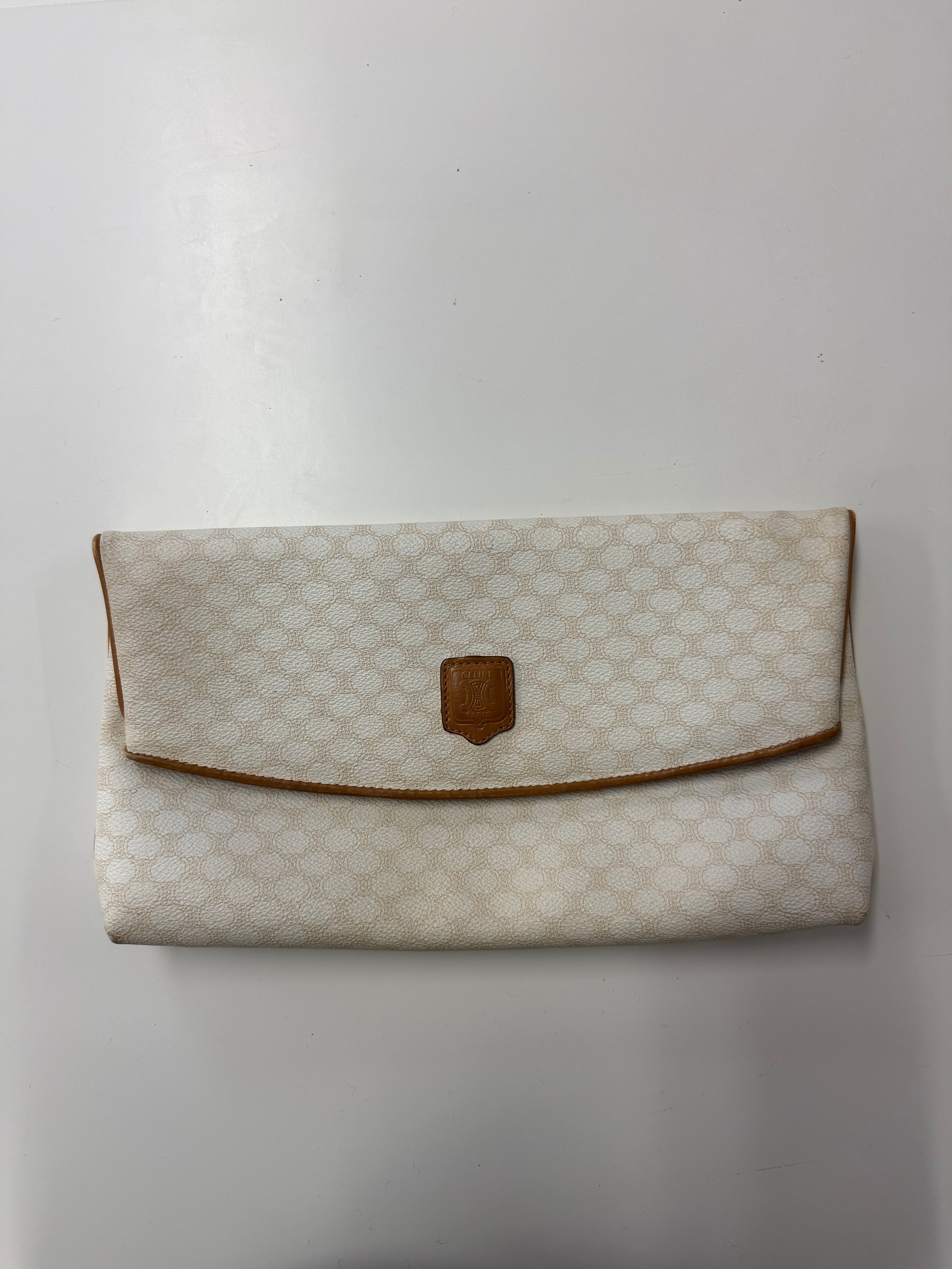 vicki.papa_Celine_Clutch_JP