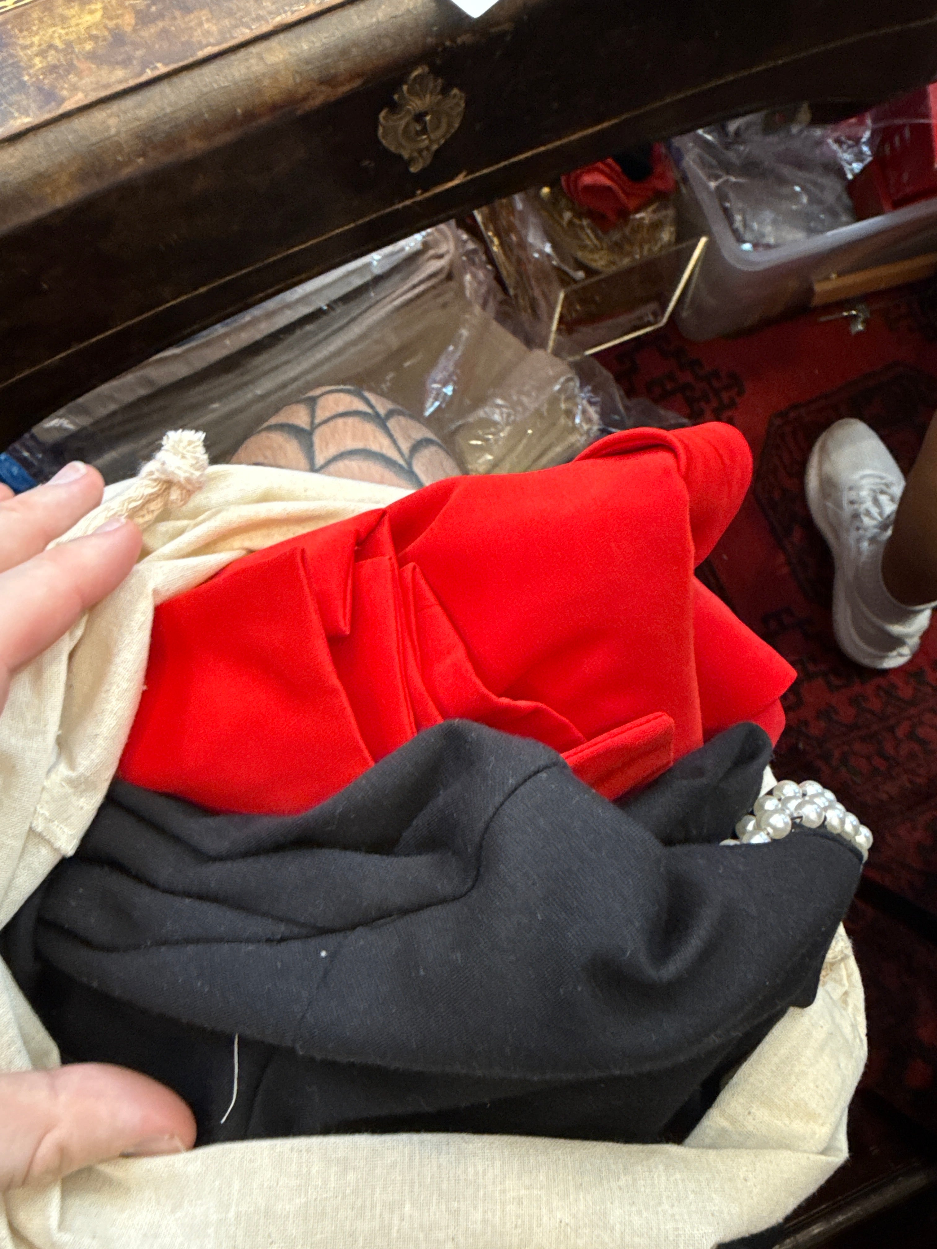 Pearl jacket / red jacket - d