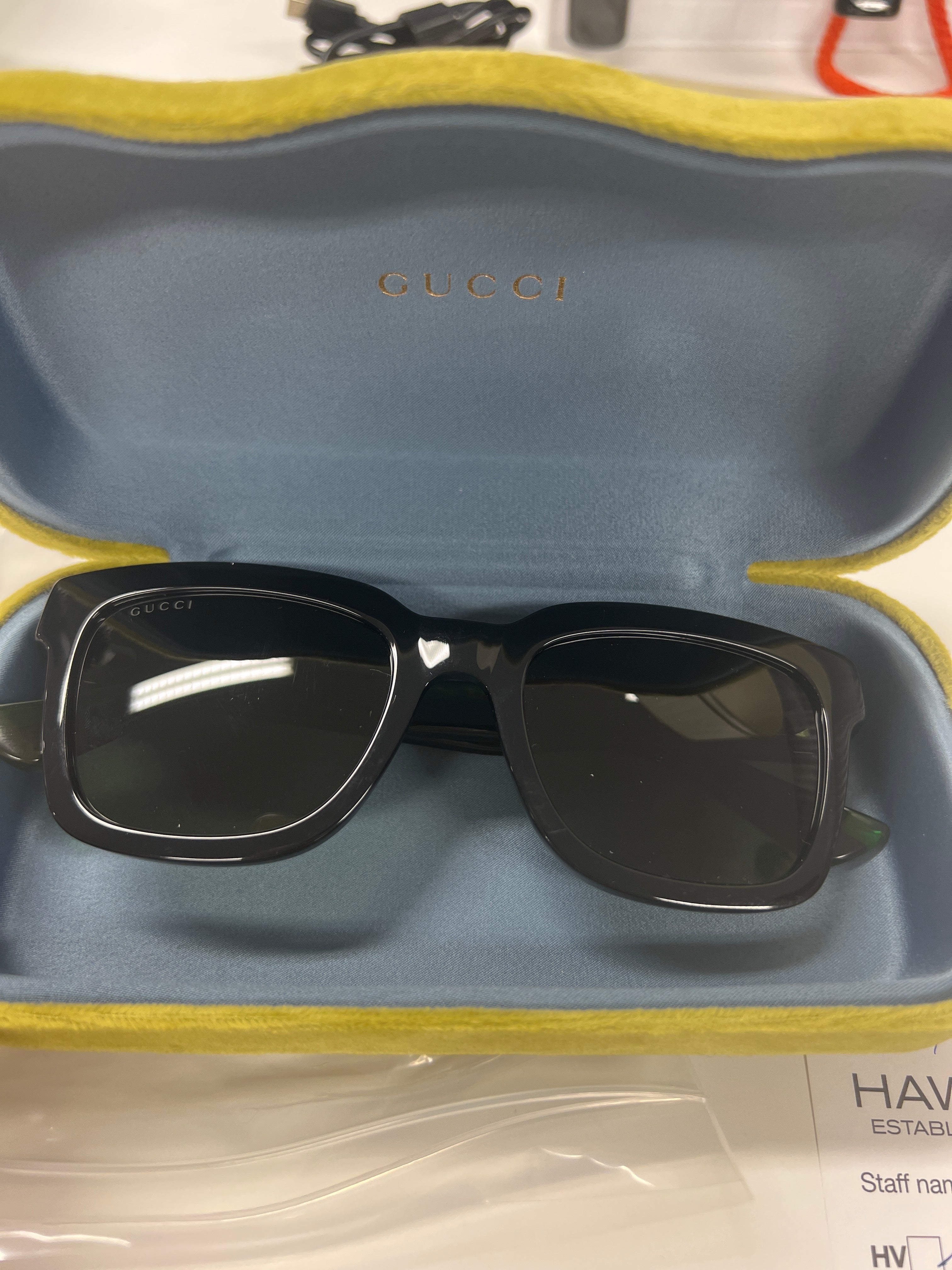 Ohana_travellers-Gucci sunnies-jp