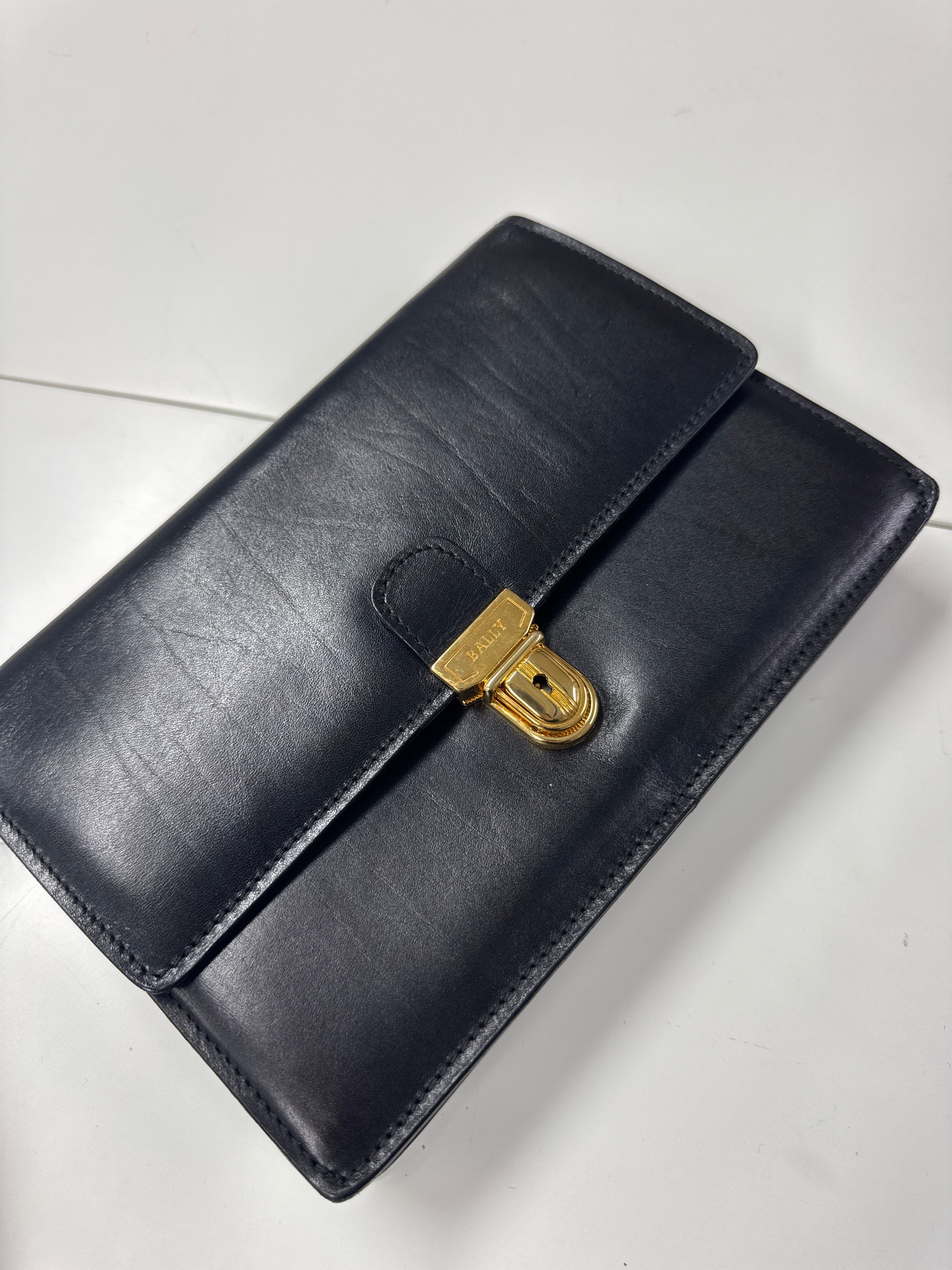 Kellymareec_bali clutch_jp