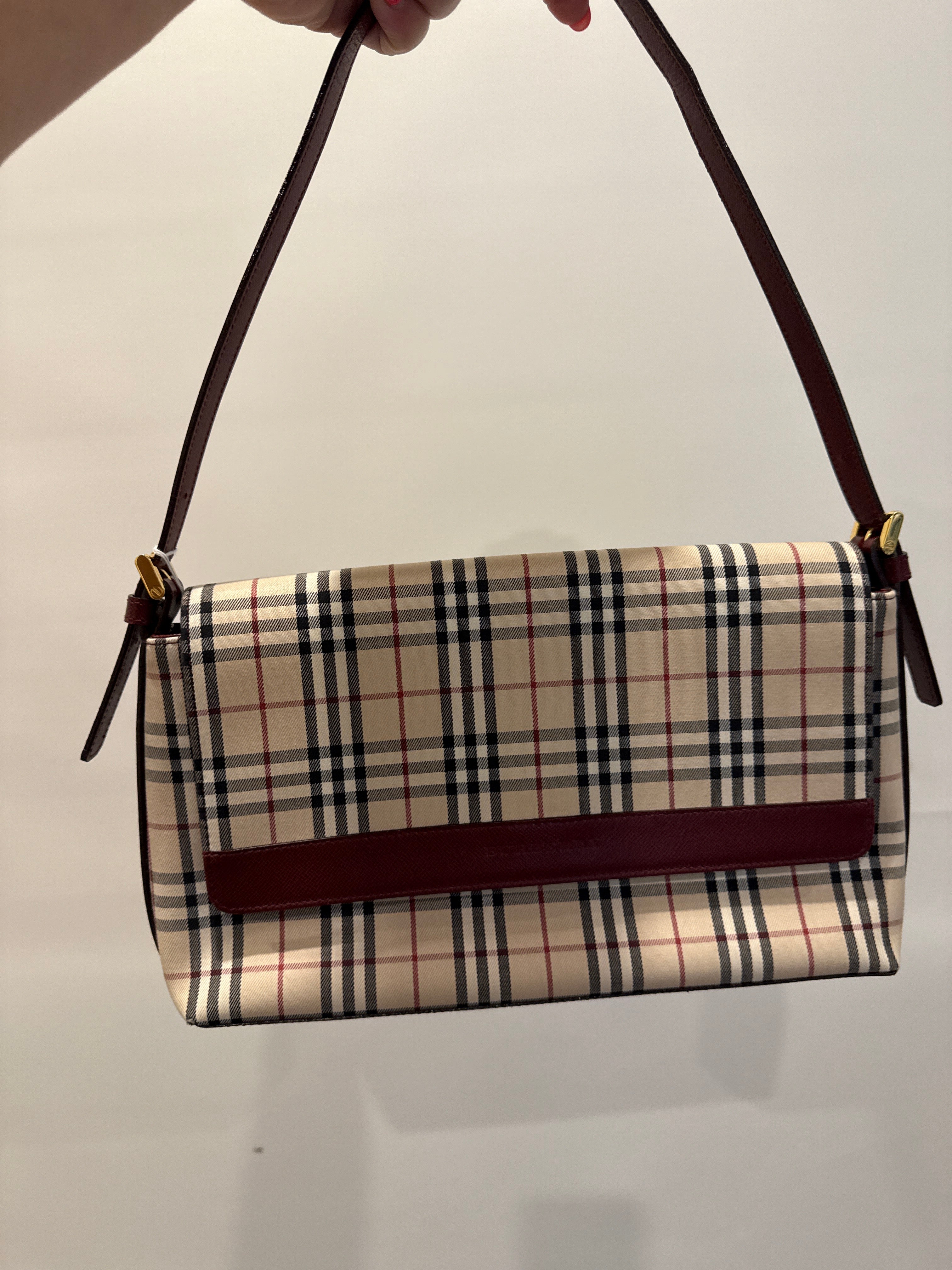 Burberry shoulder
