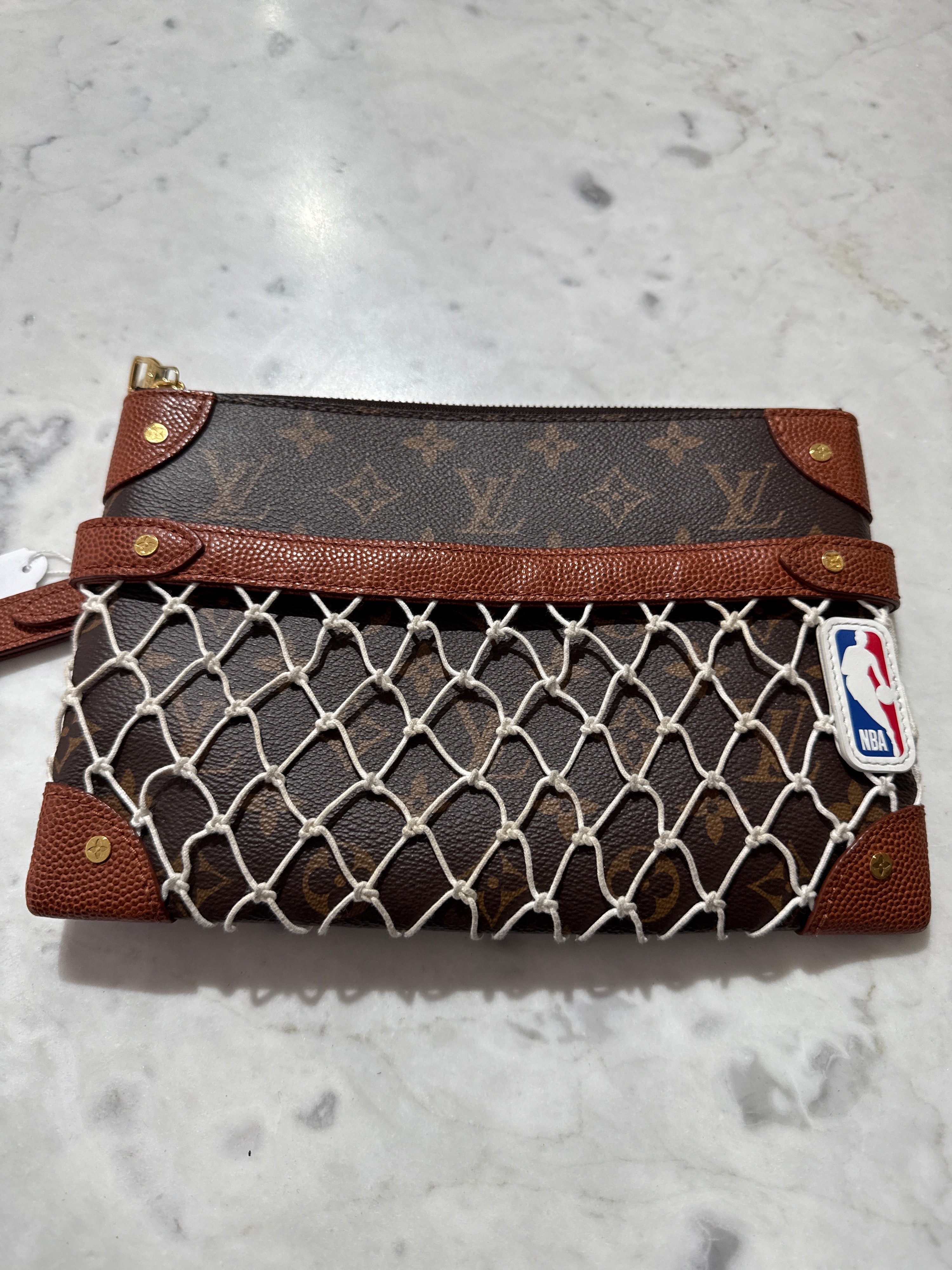 Lv - HV