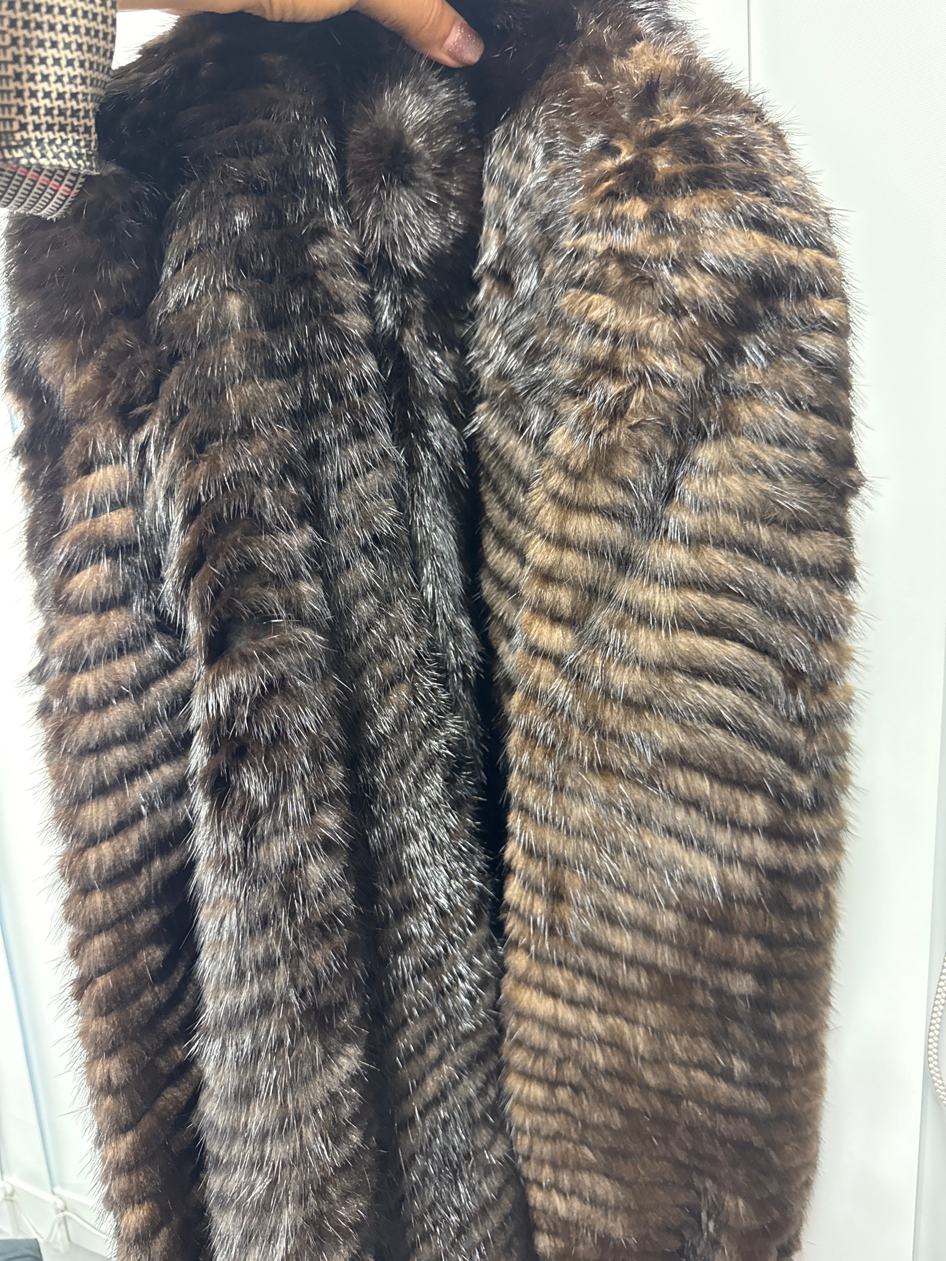 Suzi_stanton_mink coat_jp