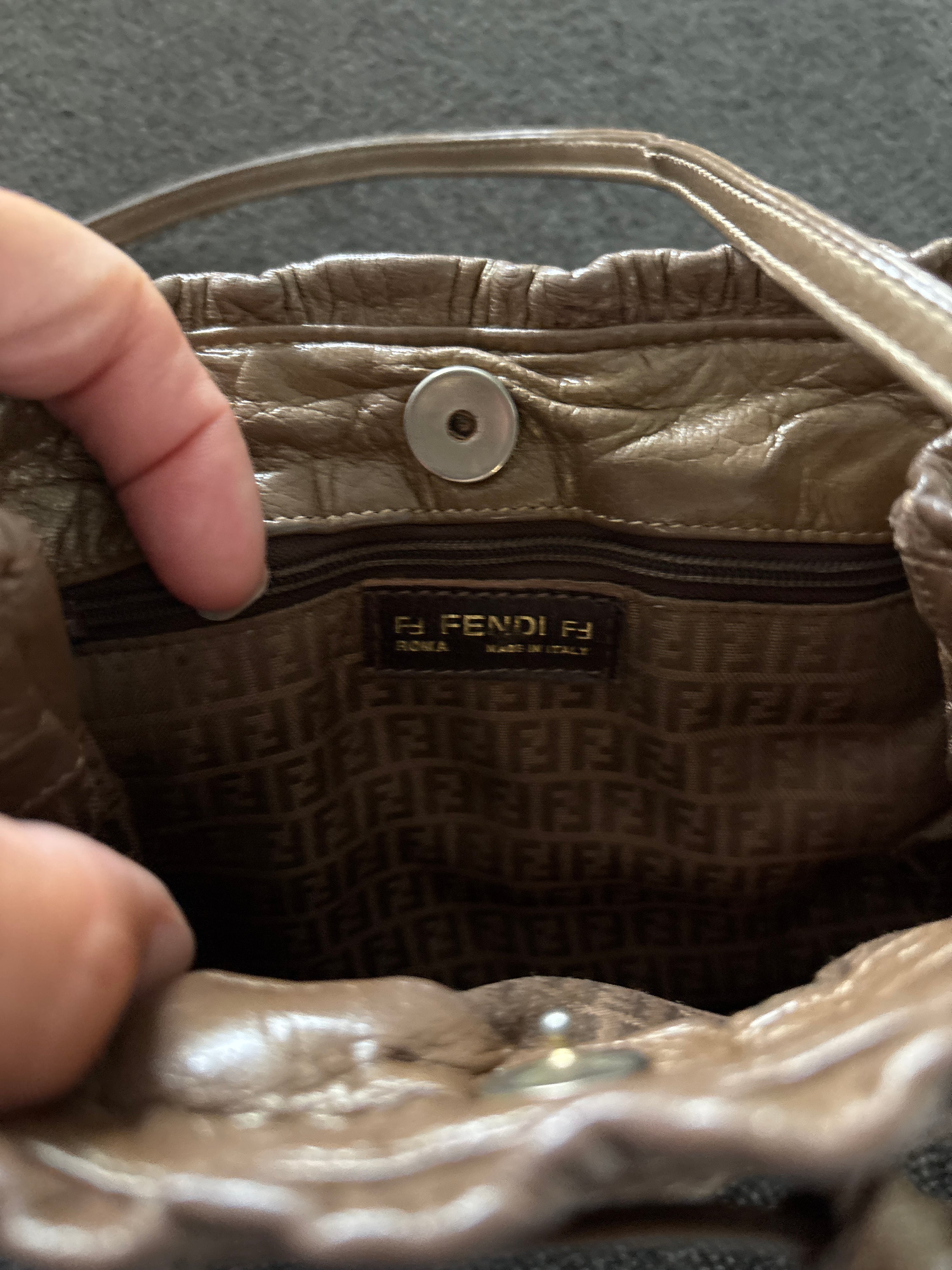 Fendi - cons