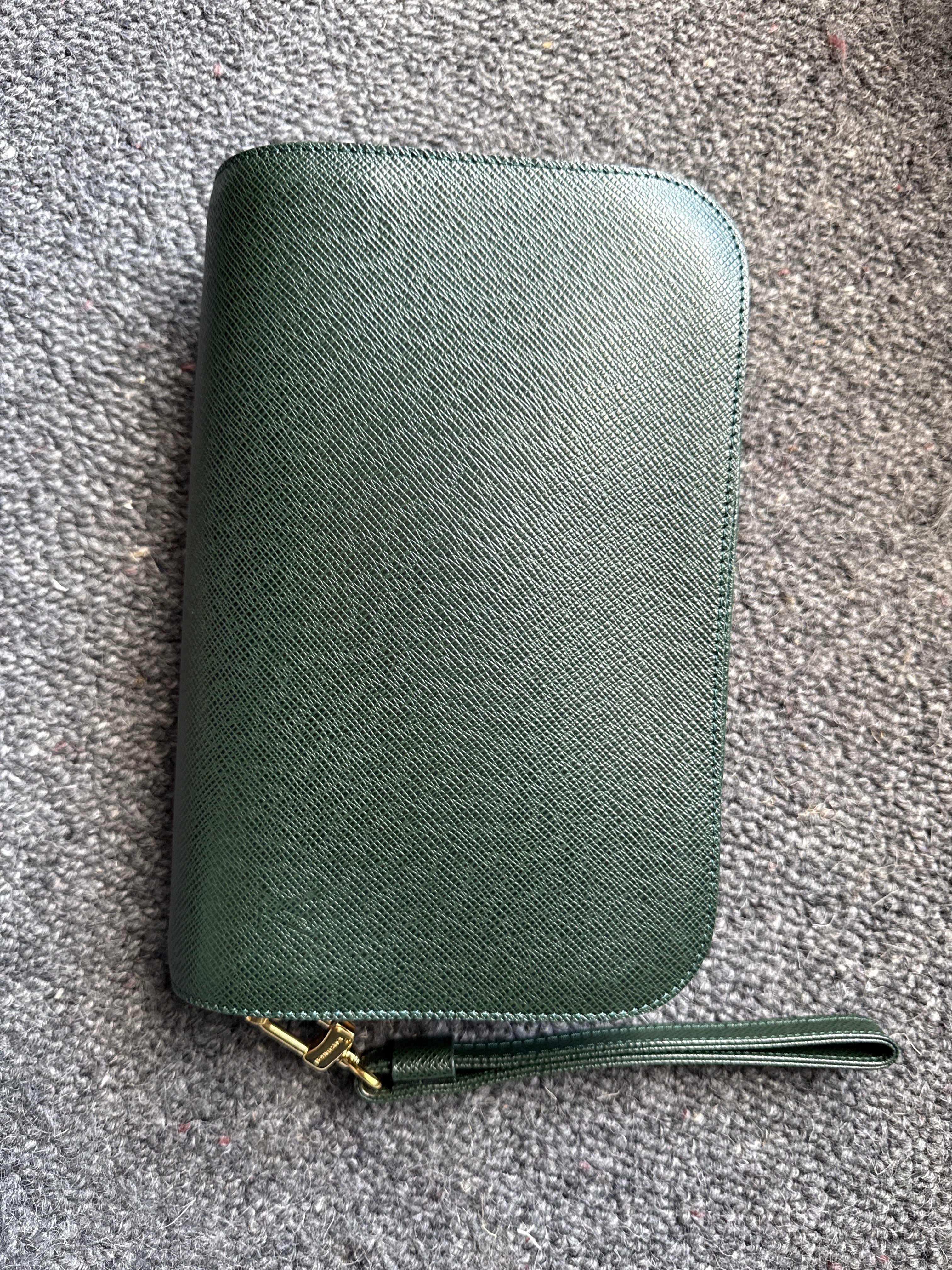 LV travel organiser