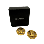 Chanel | CC Clip On | Gold Hardware