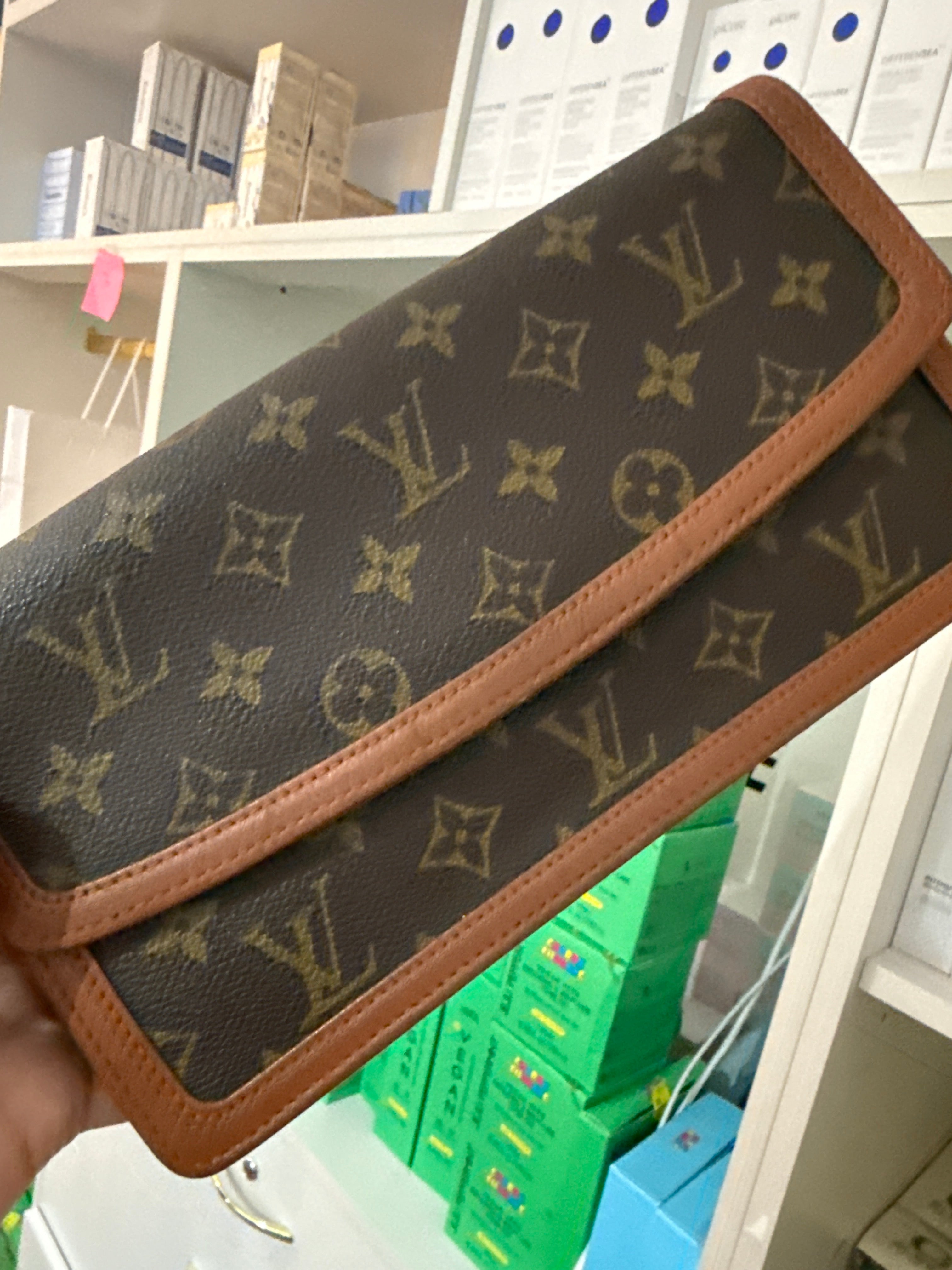LV Clutch