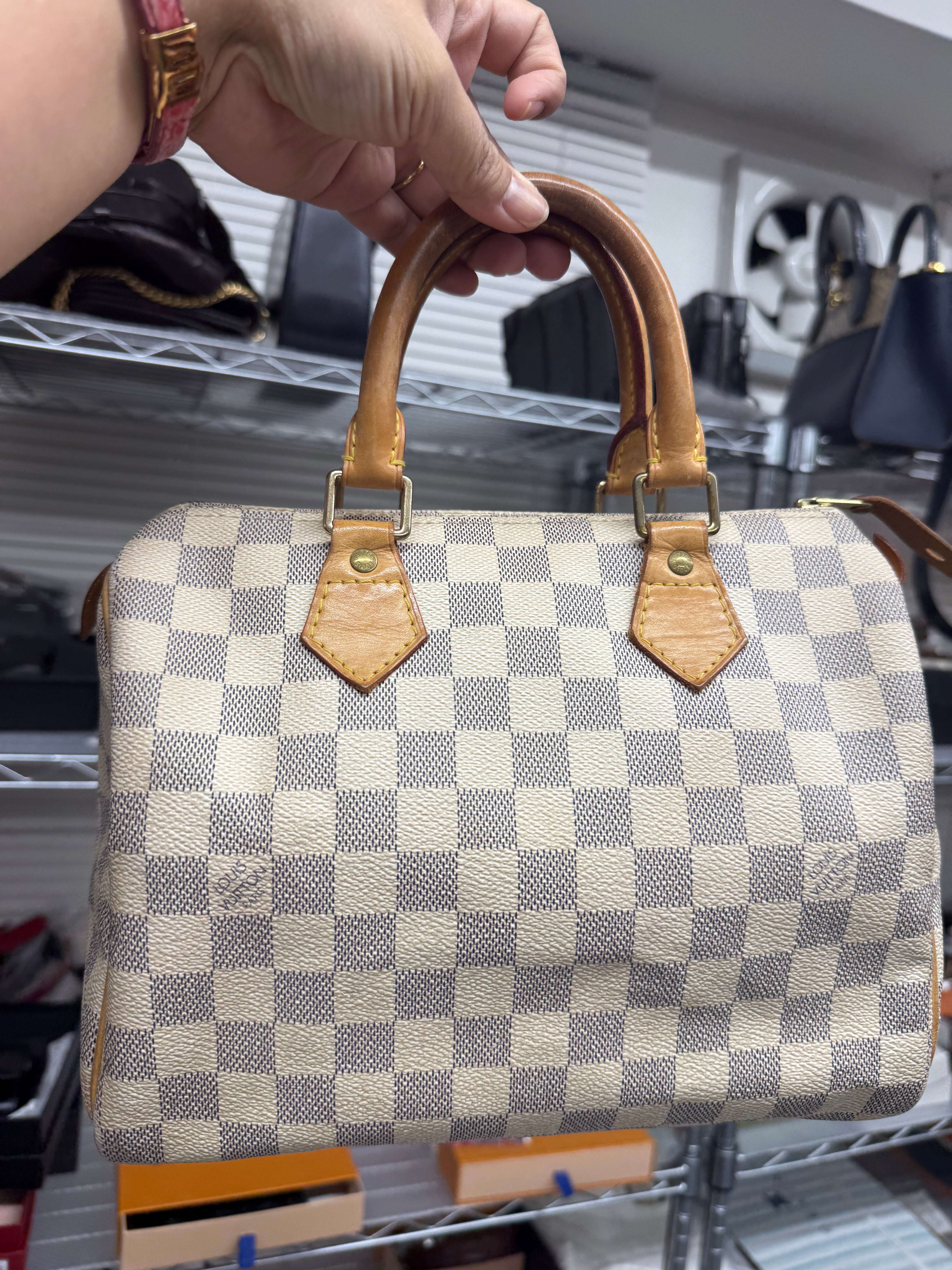 kayla_burrows_LV•Jp