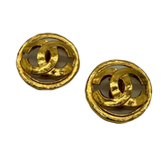 Chanel | CC Clip On | Gold Hardware