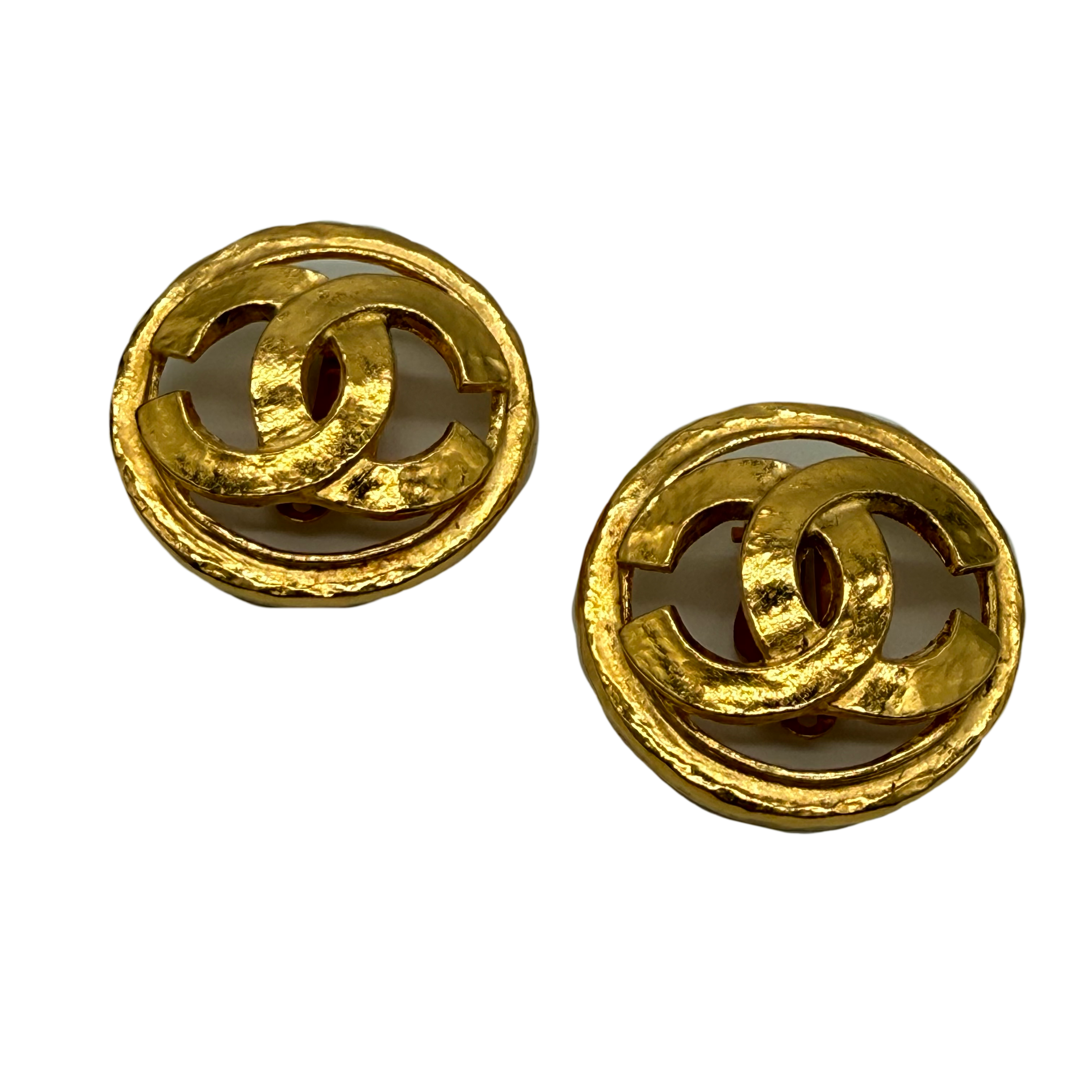 Chanel | CC Clip On | Gold Hardware