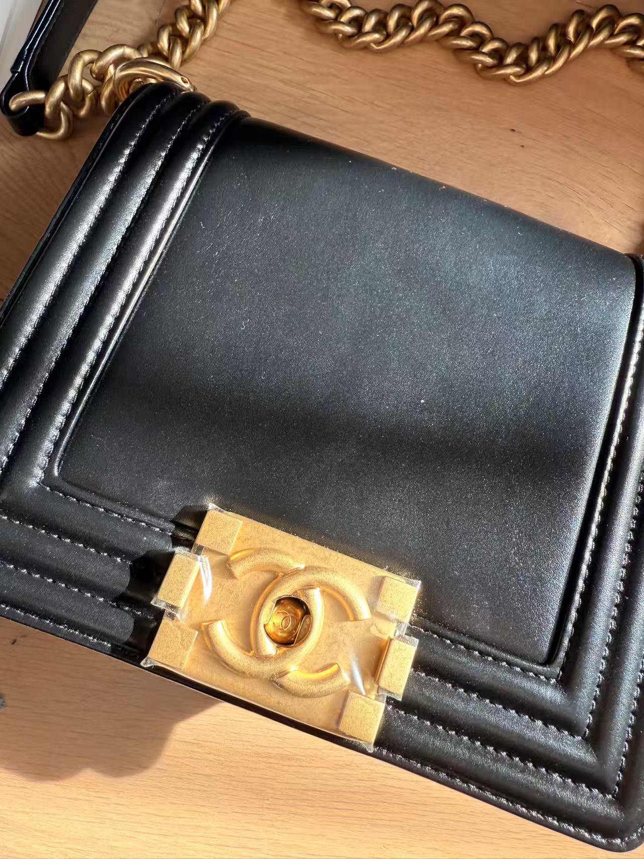 Chanel - CONS