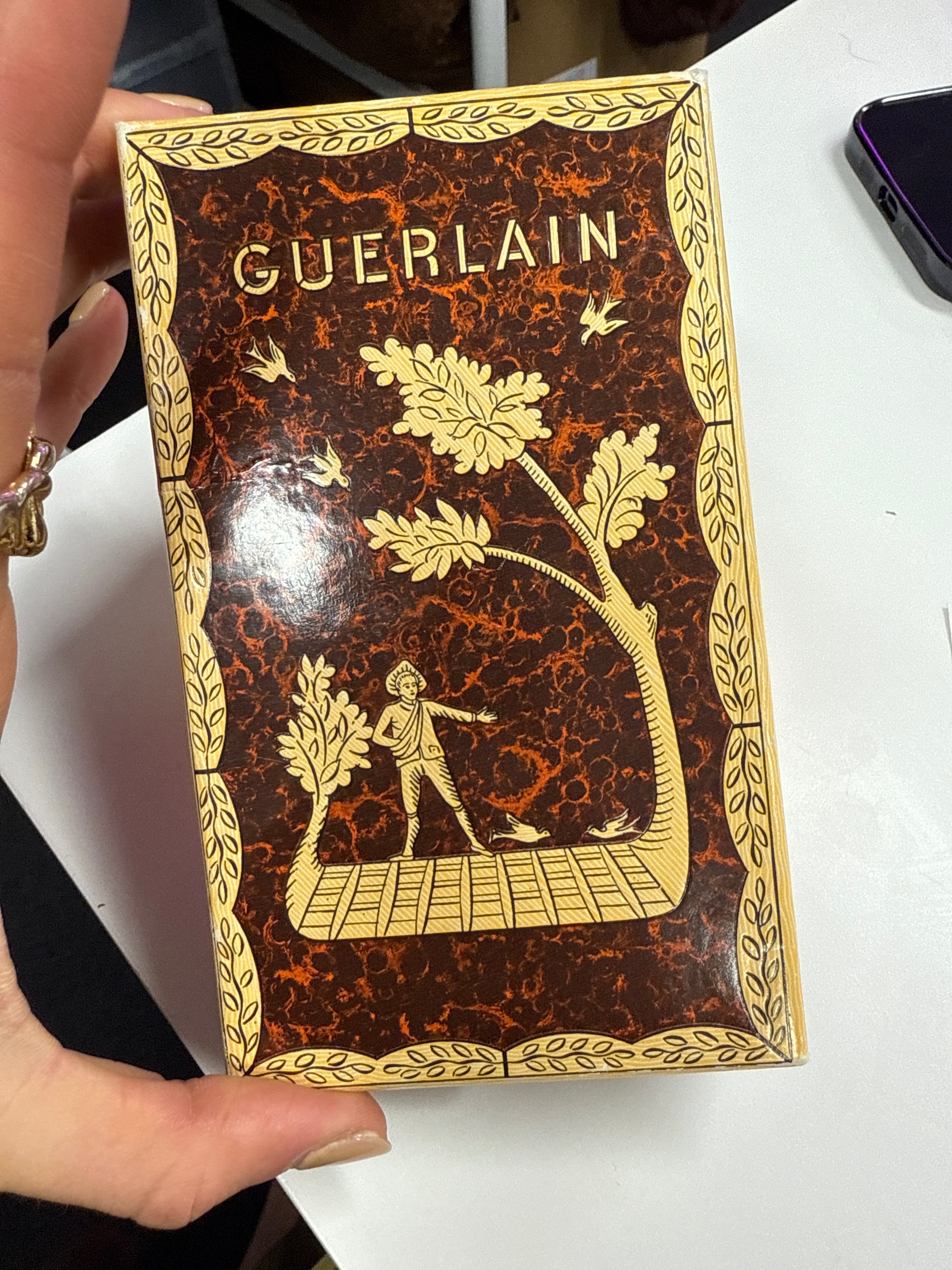 Guerlain - Vickysukkar.jp