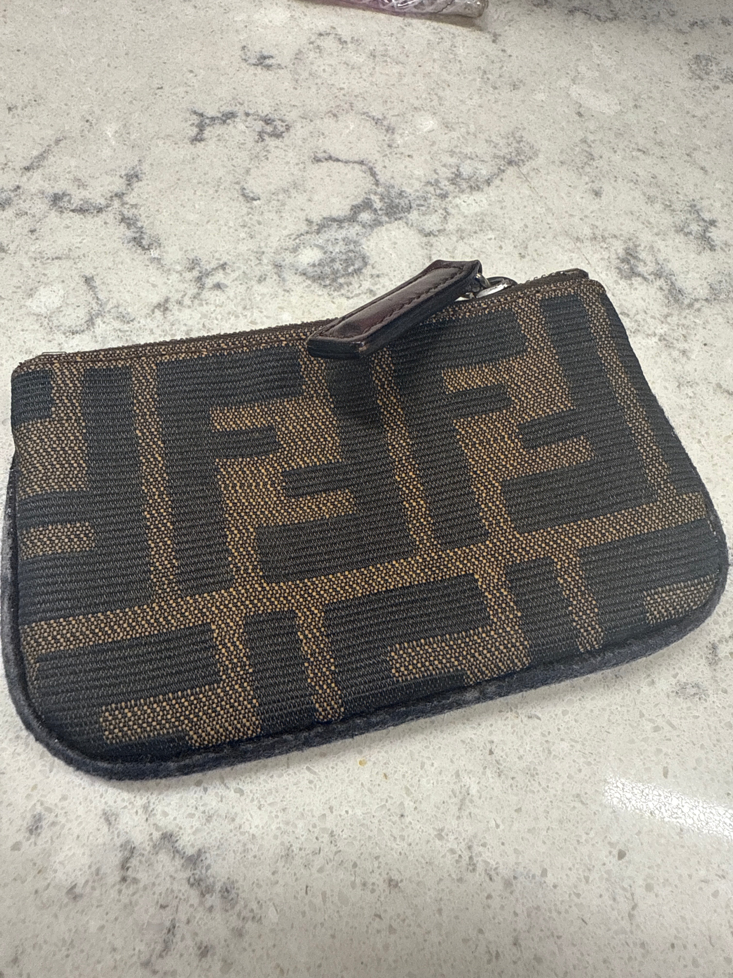 ravens_are-beautiful_FENDI coin purse•JP