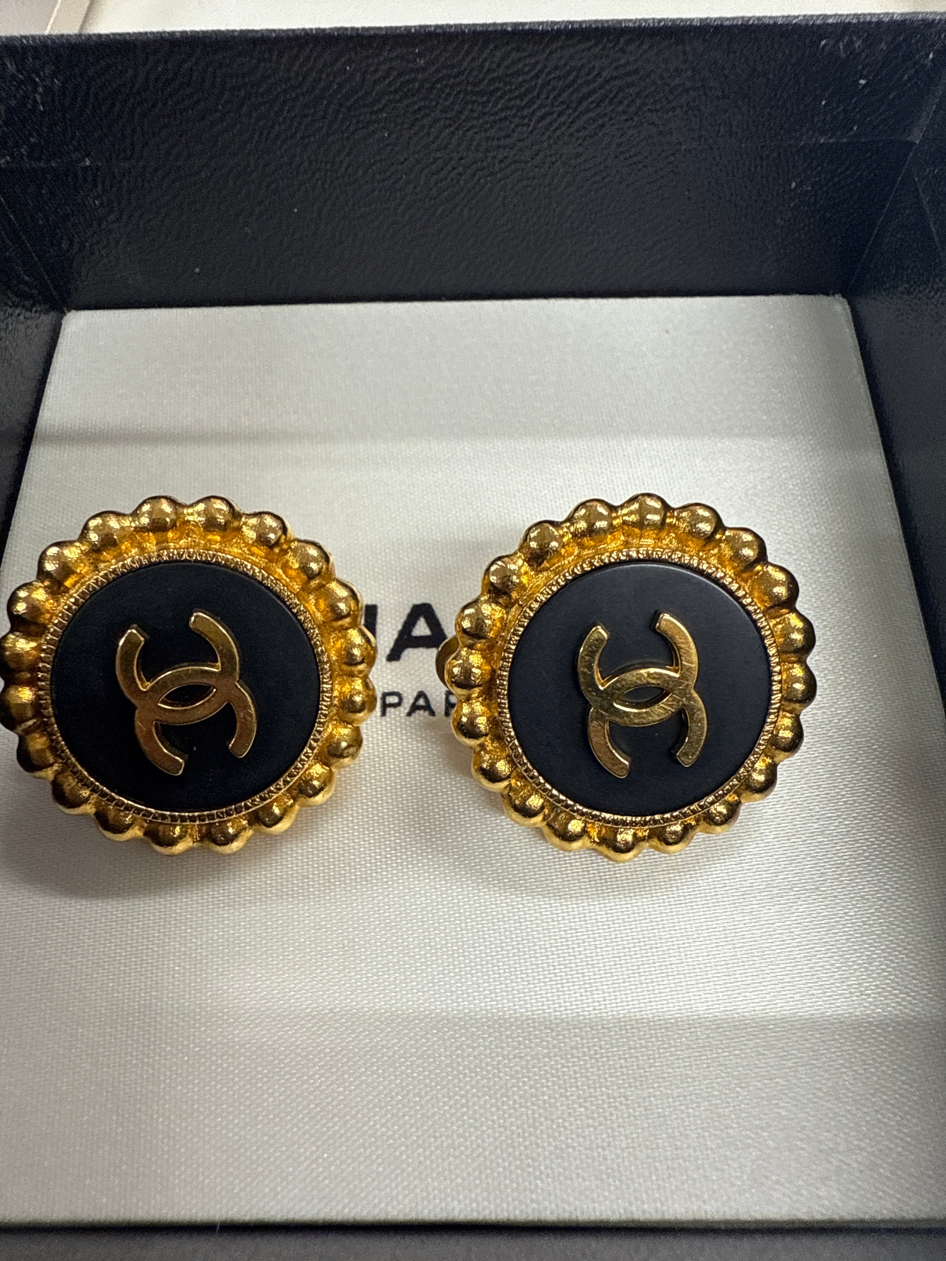 Misskalarni_Shae_chanel earrings•Jp