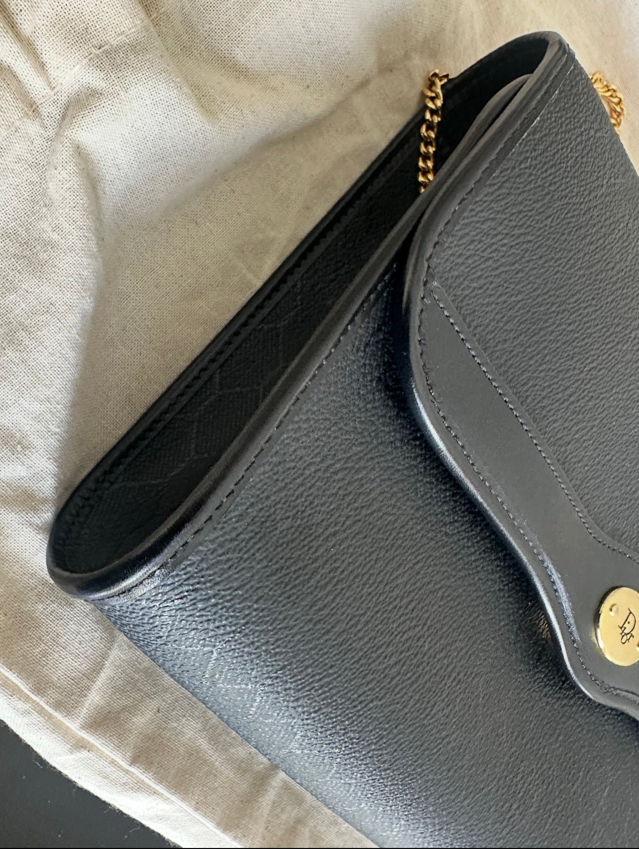 Christian Dior - cons