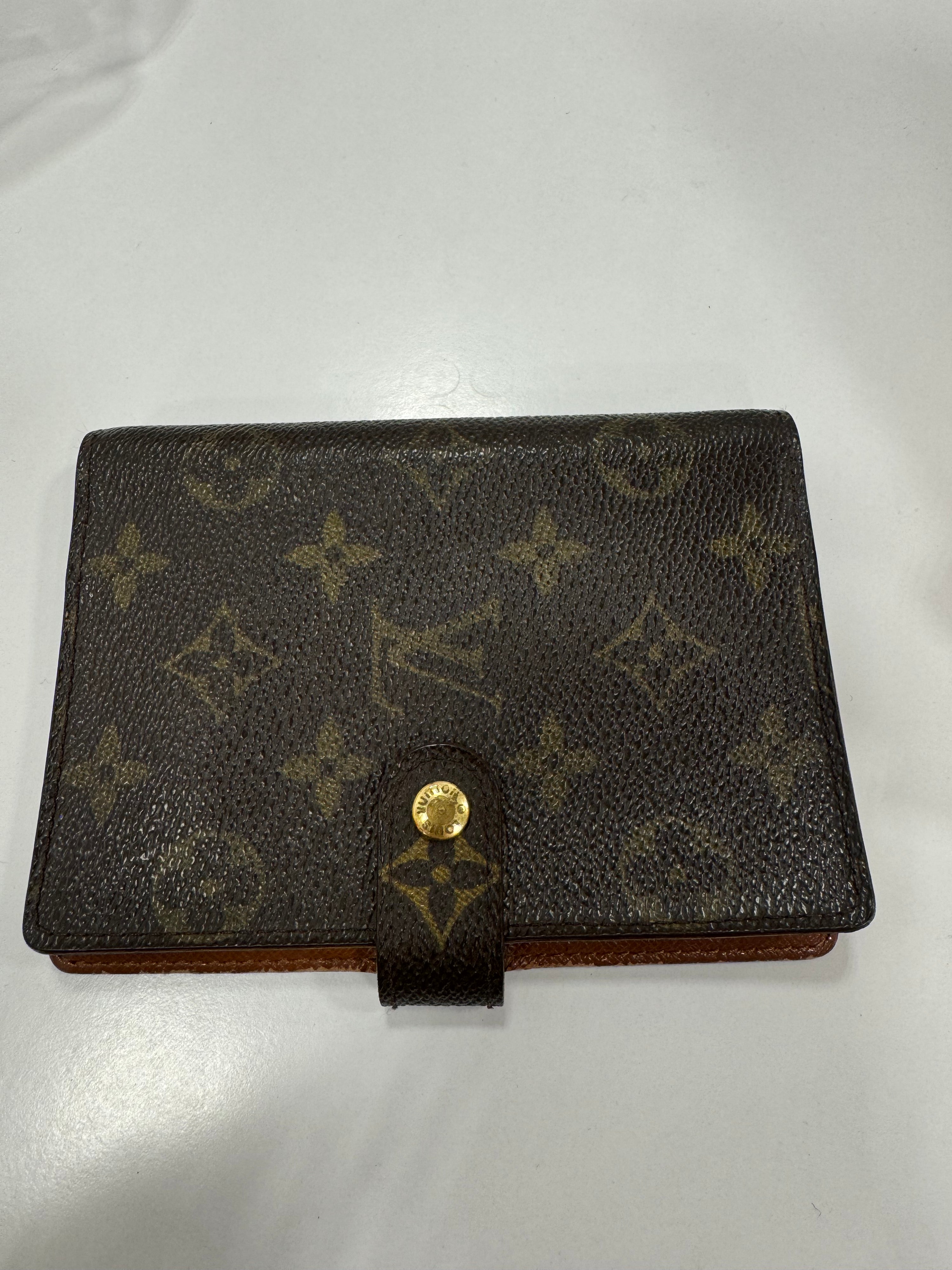 LV Wallet