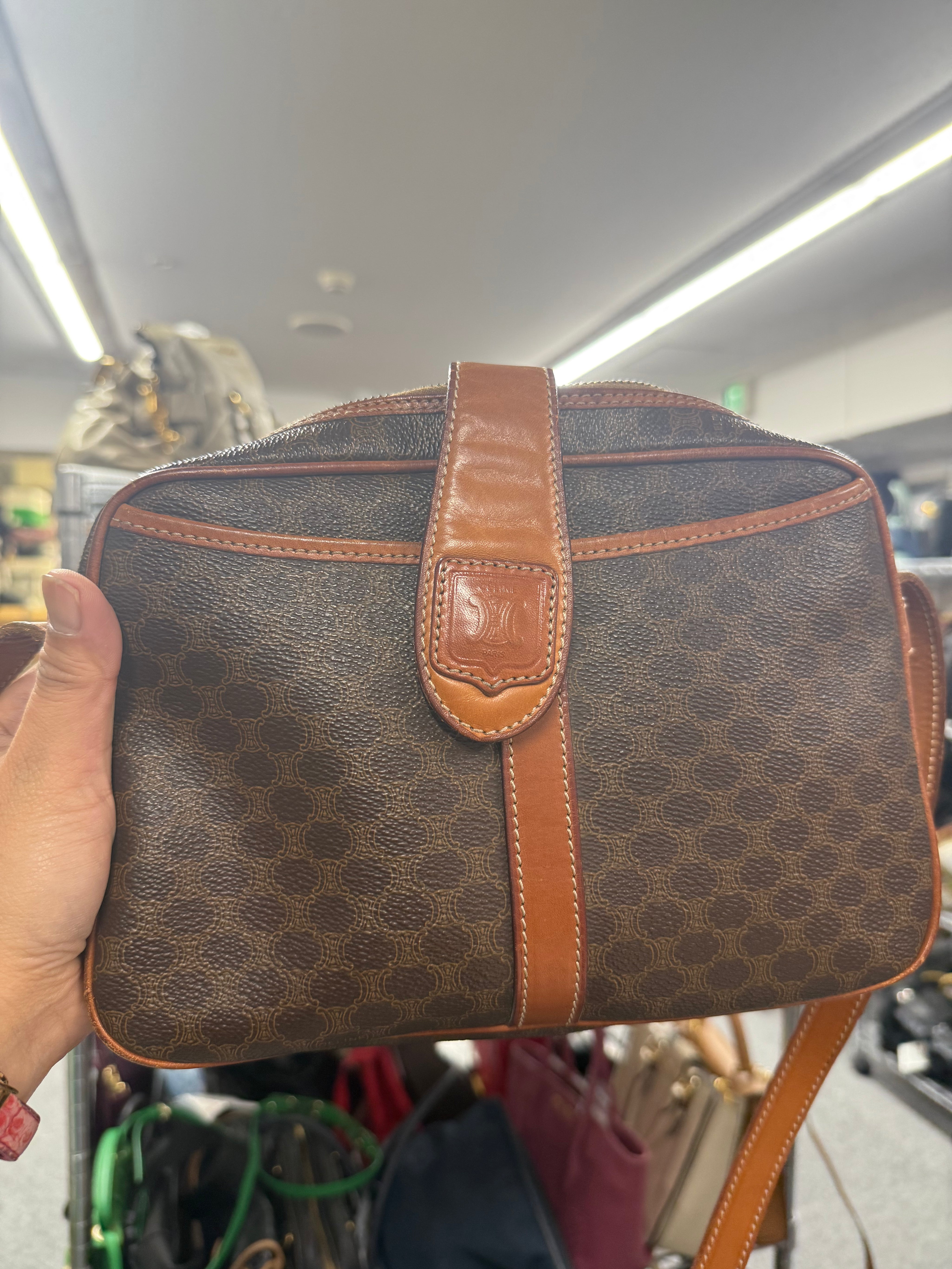 Celine_nic_ola_44•JP