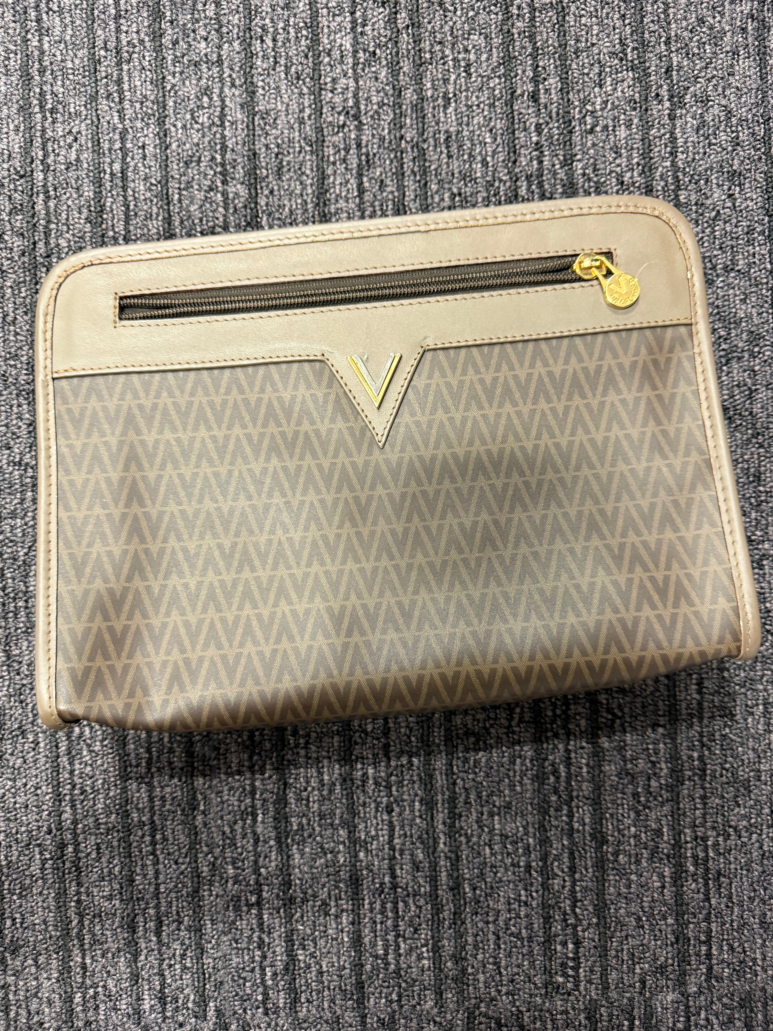Domkaran Valentino clutch JP