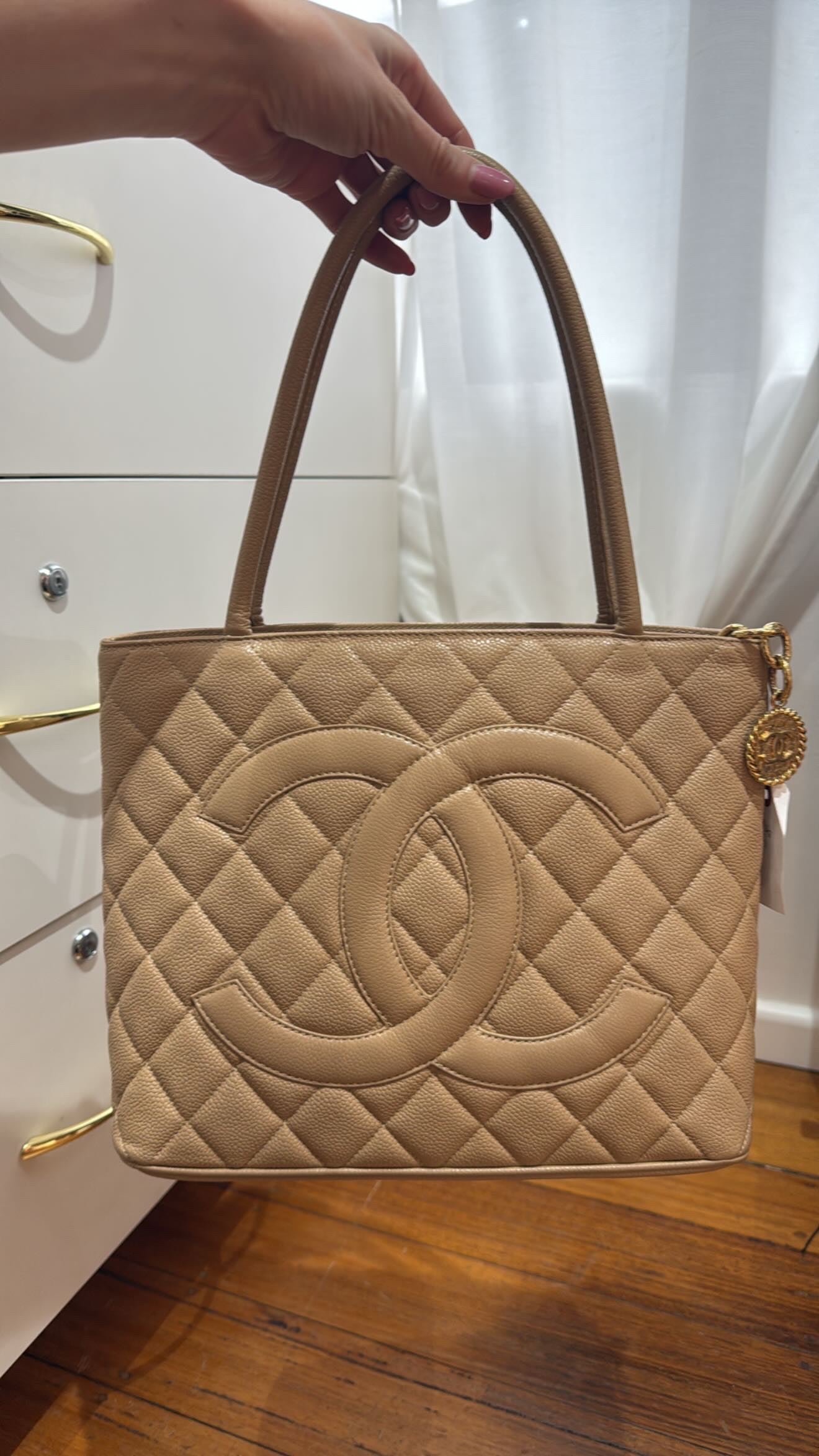 Chanel tote - Glenda