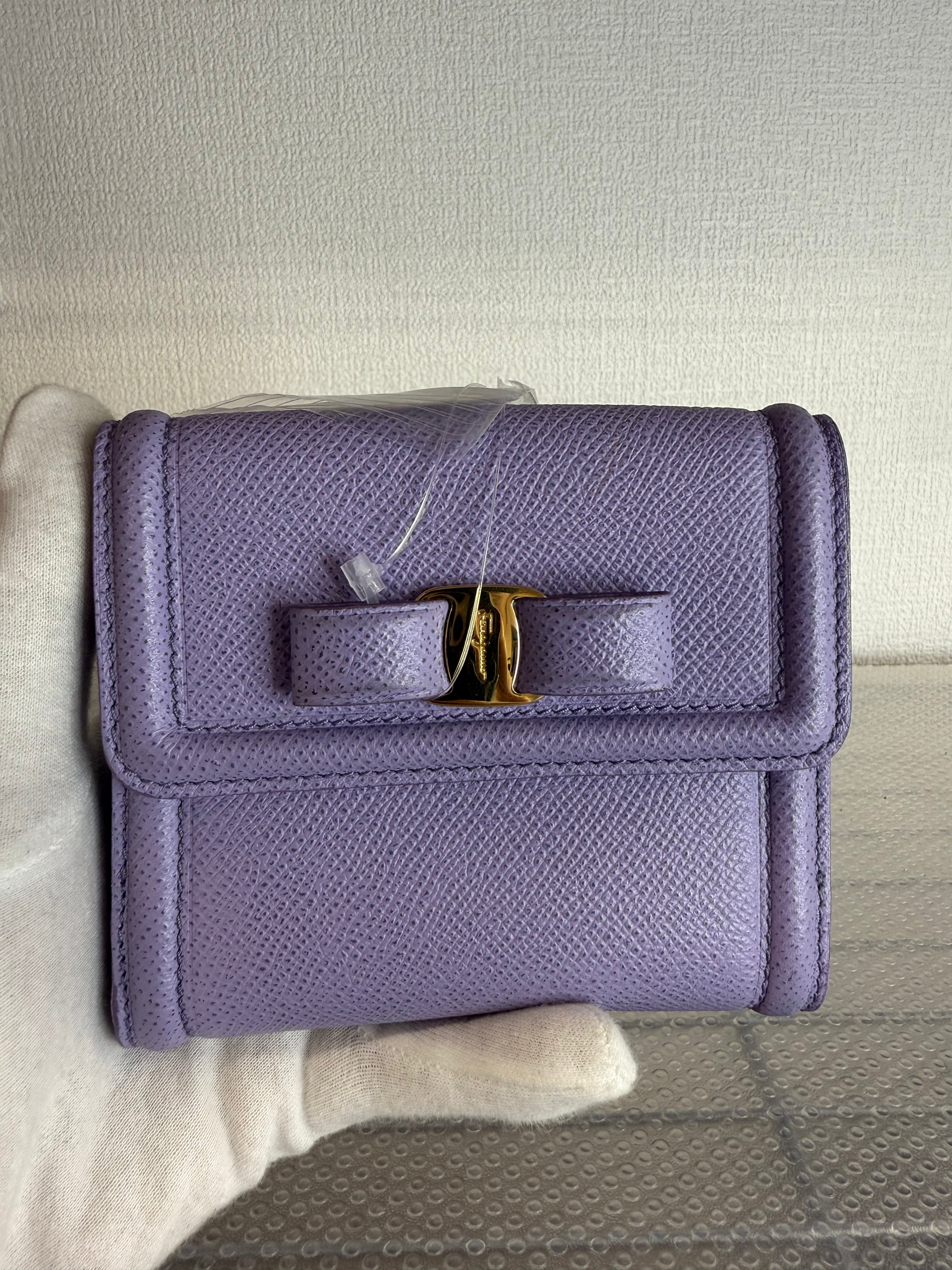 fee_fee_fi_fo_fum_ferragamo_JP